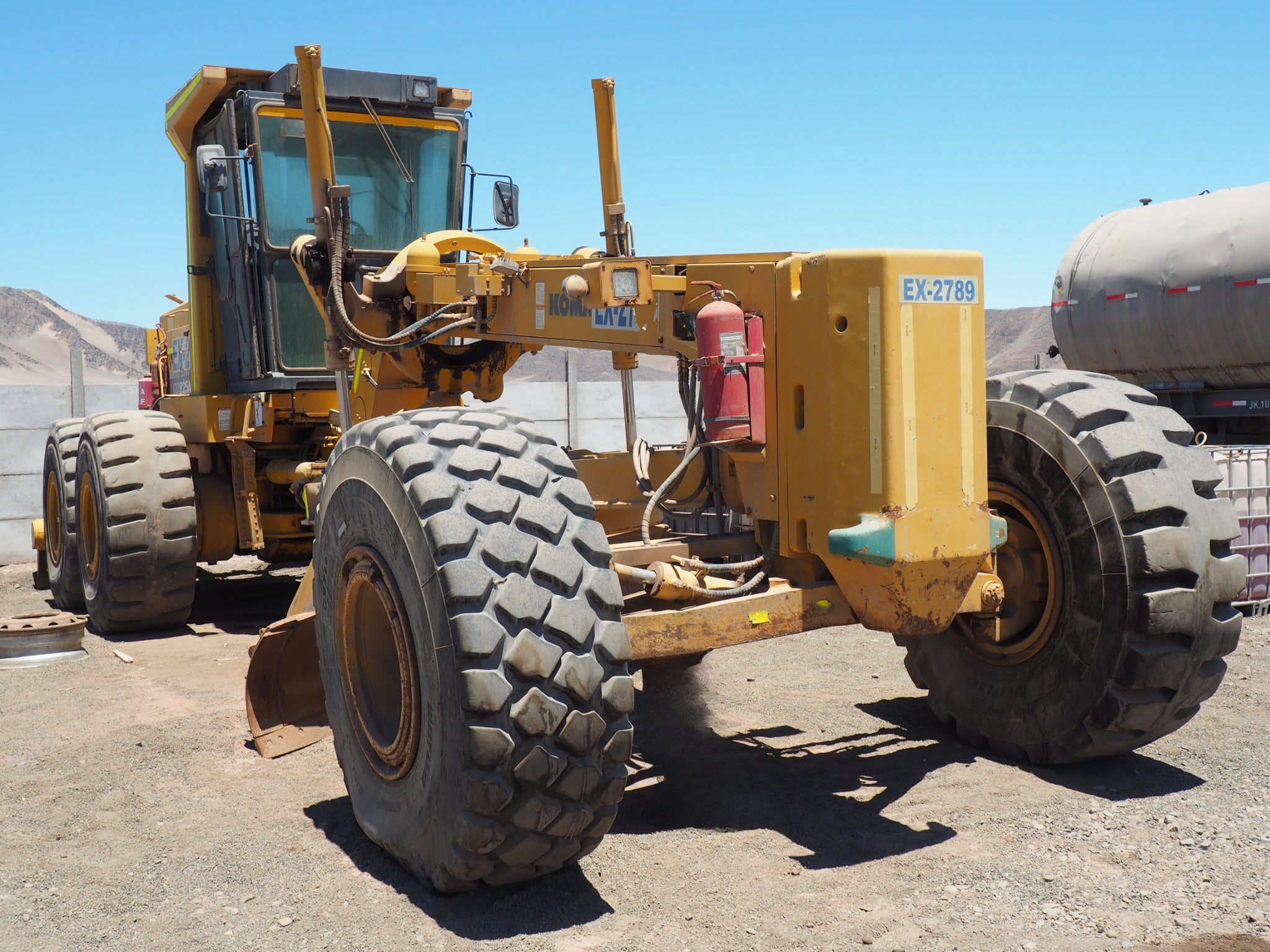 Lot 012 - 2011 Komatsu GD825A-2T