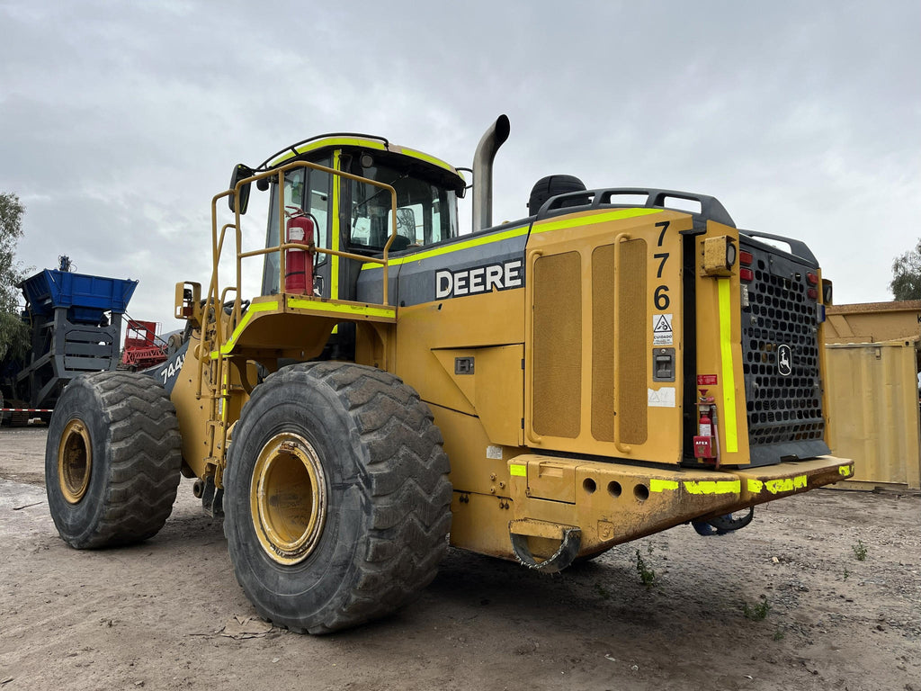 Lot 006 - 2013 John Deere 744K