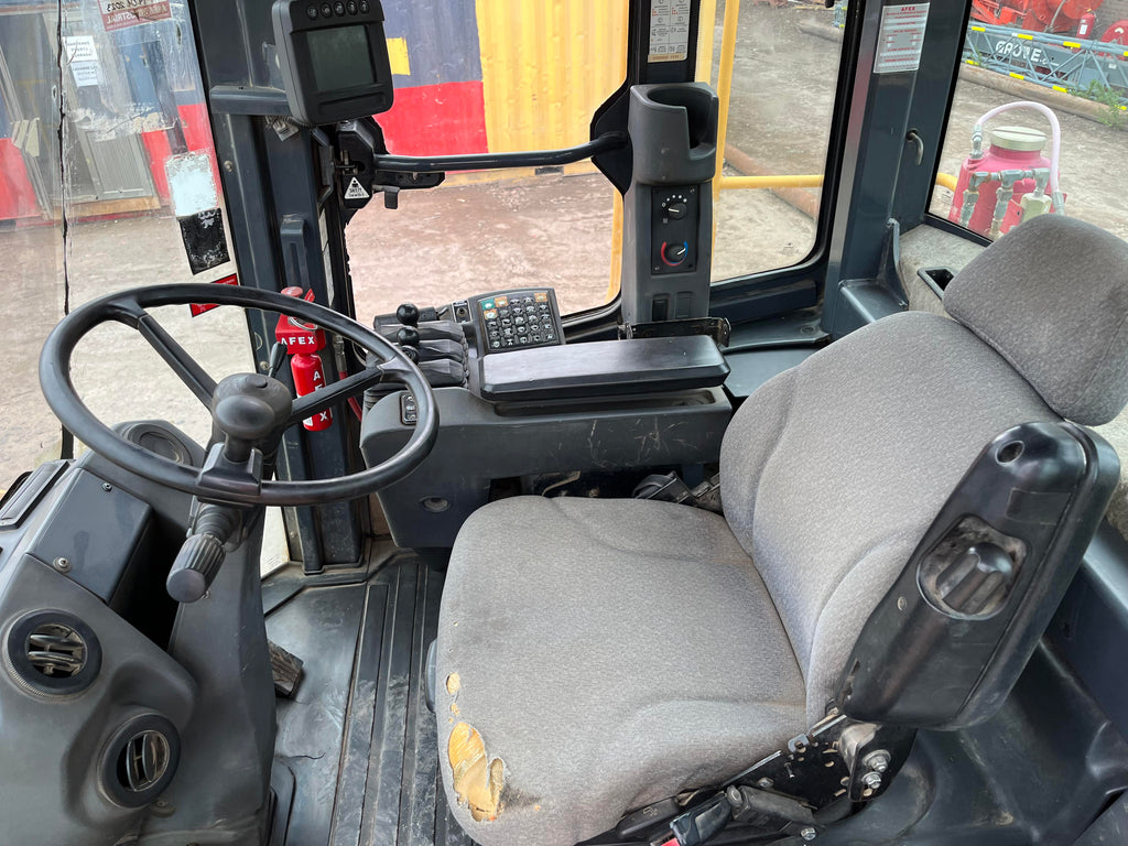 Lot 006 - 2013 John Deere 744K