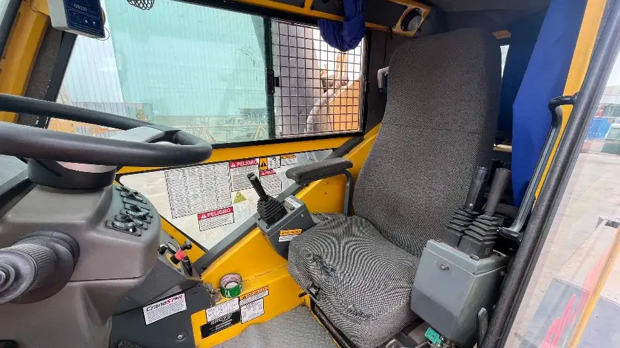 Lot RT01 - 2013 Grove RT765E-2
