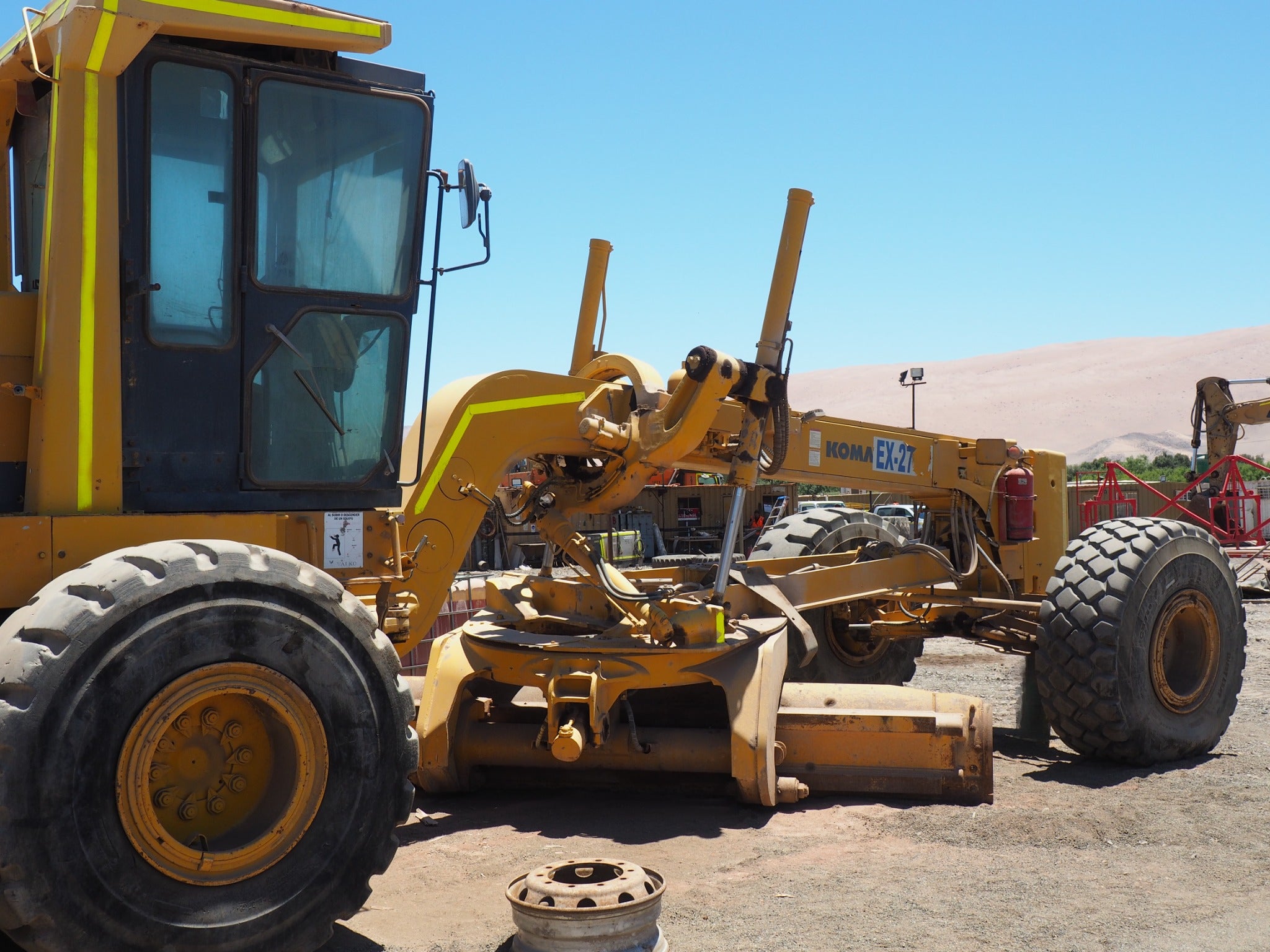 Lot 012 - 2011 Komatsu GD825A-2T