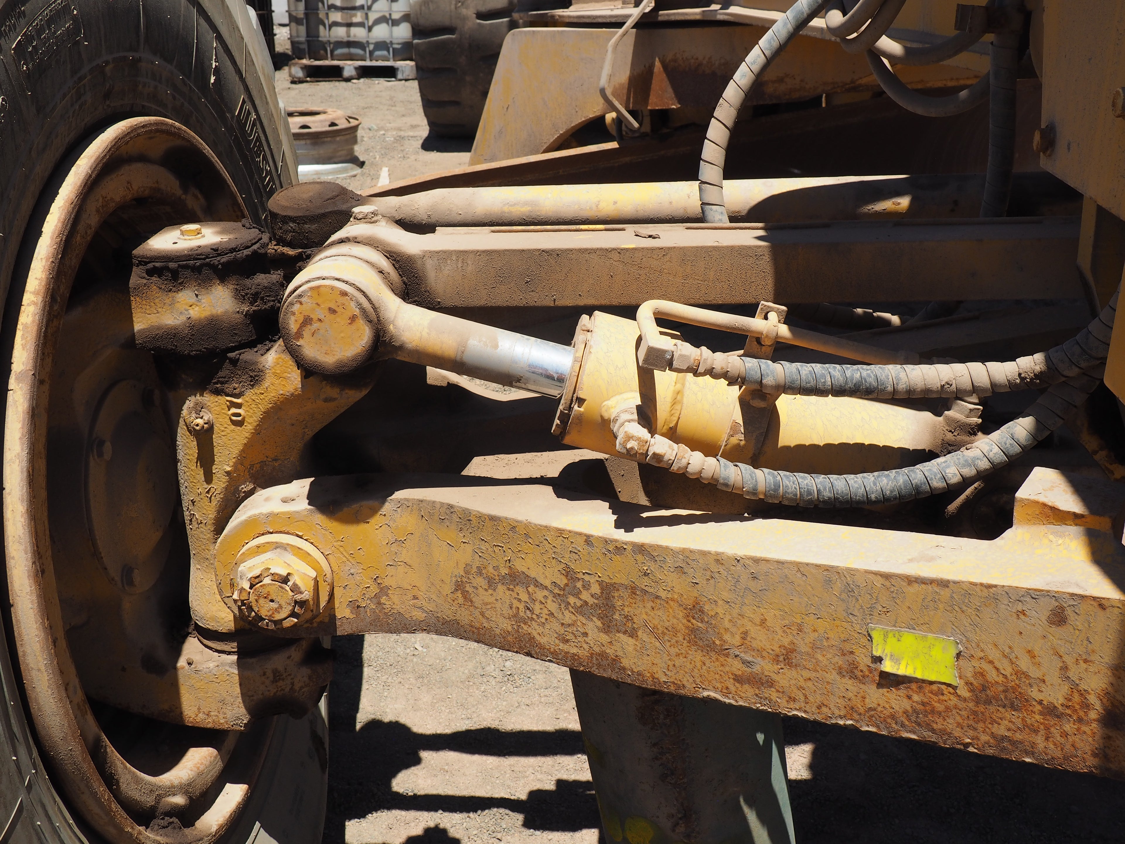 Lot 012 - 2011 Komatsu GD825A-2T
