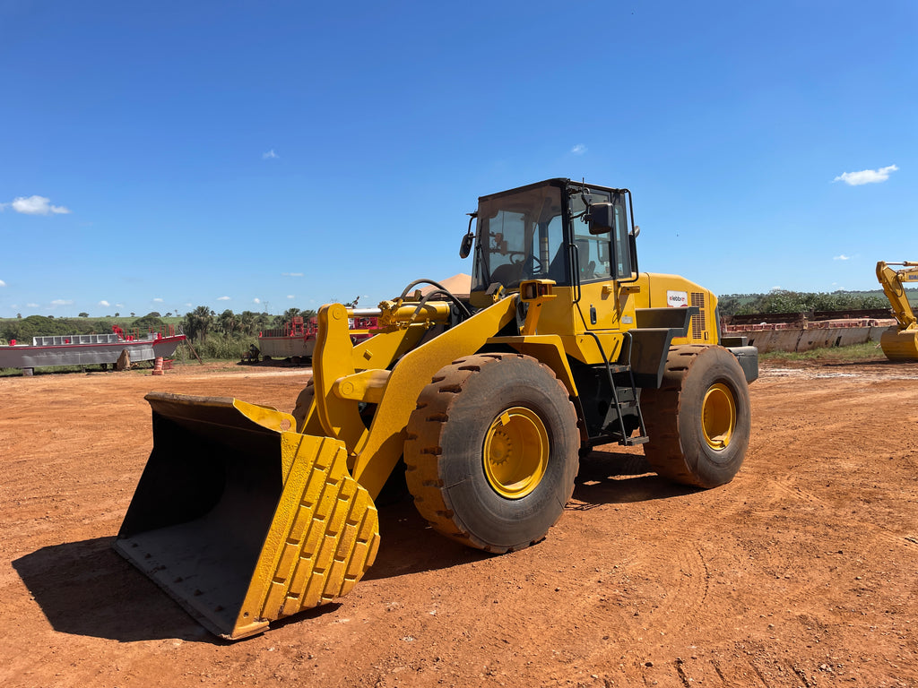 Lot 005 - 2013 Komatsu WA320