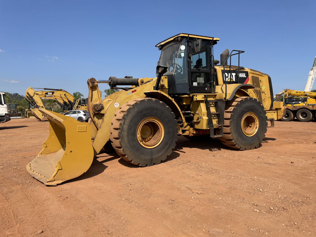 Lot 001 - 2018 Caterpillar 966L