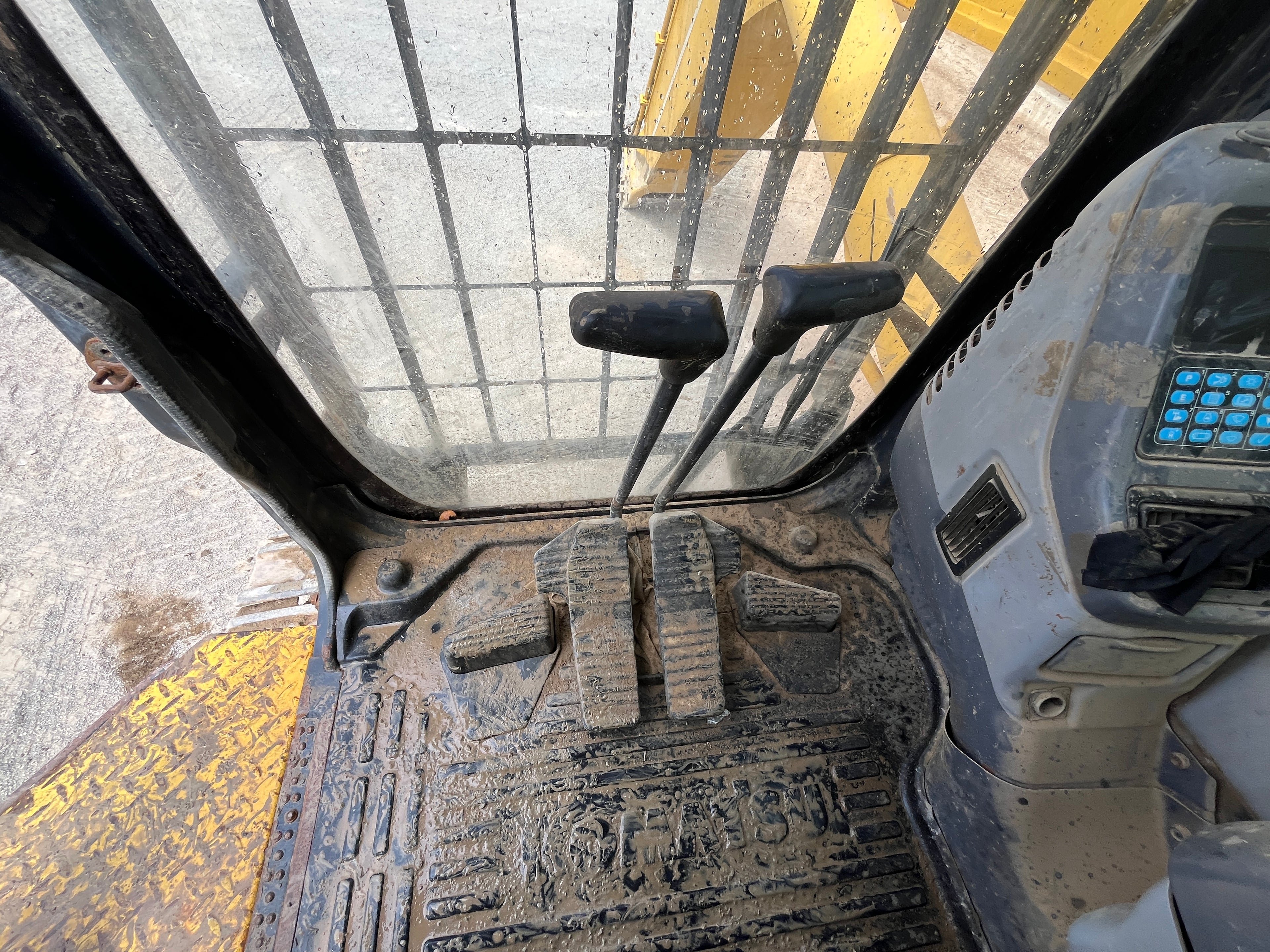 Lot 013 - 2010 Komatsu PC800-8 LONG REACH