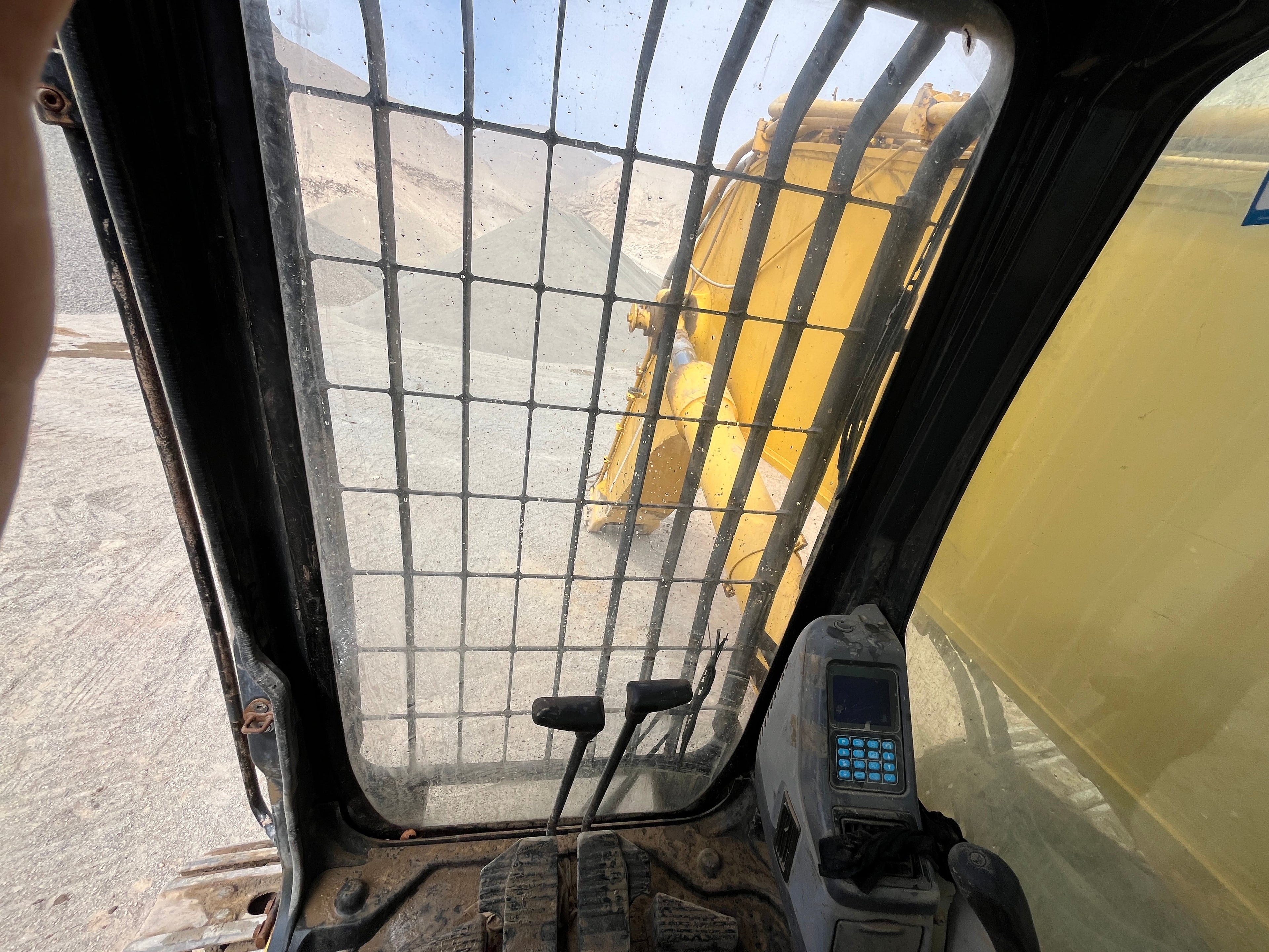 Lot 013 - 2010 Komatsu PC800-8 LONG REACH