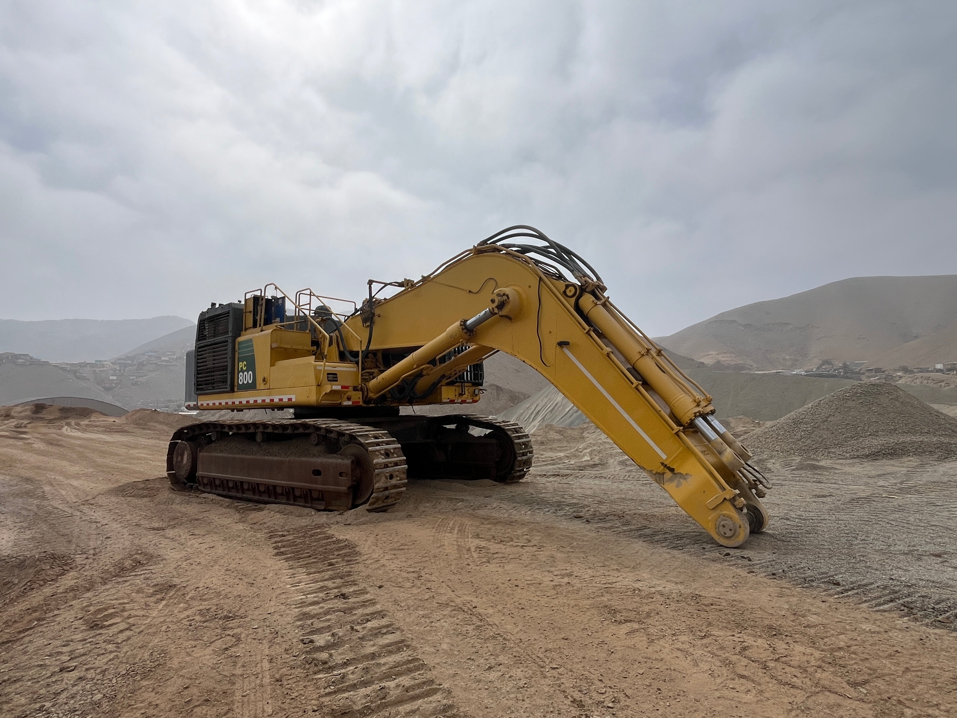 Lot 013 - 2010 Komatsu PC800-8 LONG REACH