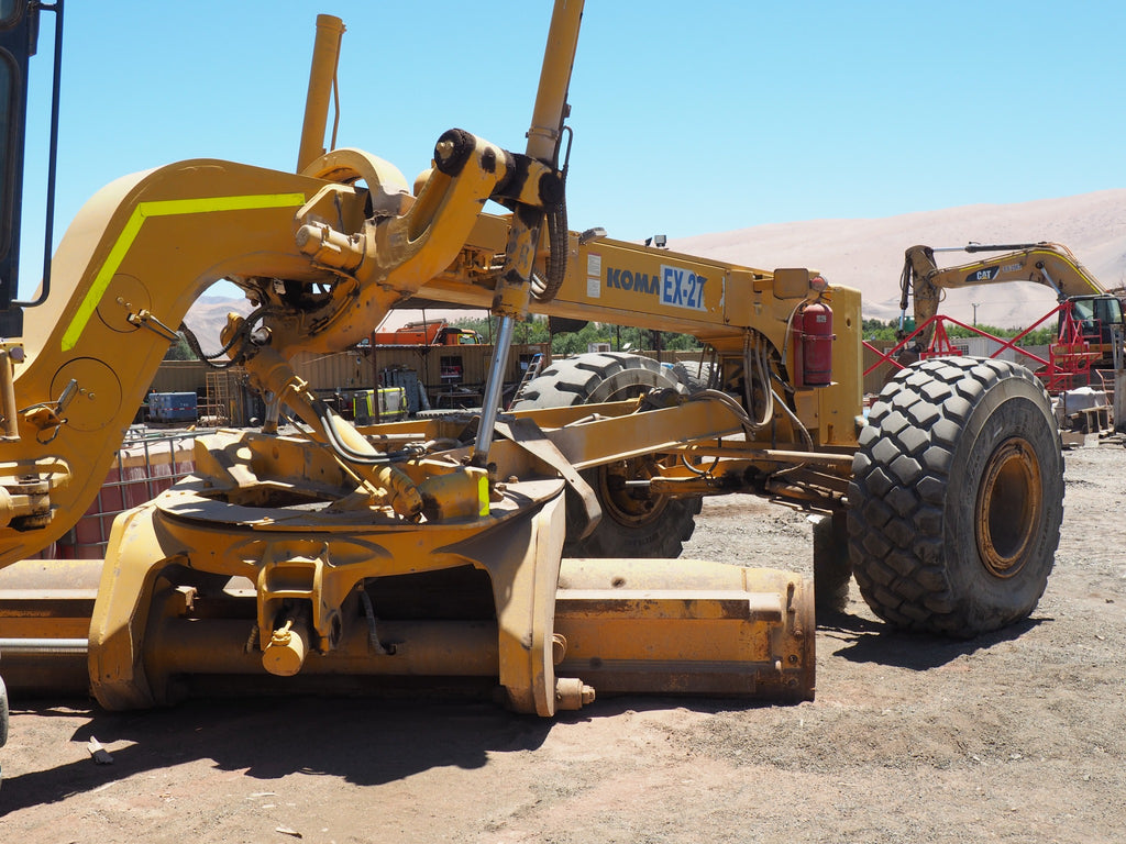Lot 012 - 2011 Komatsu GD825A-2T