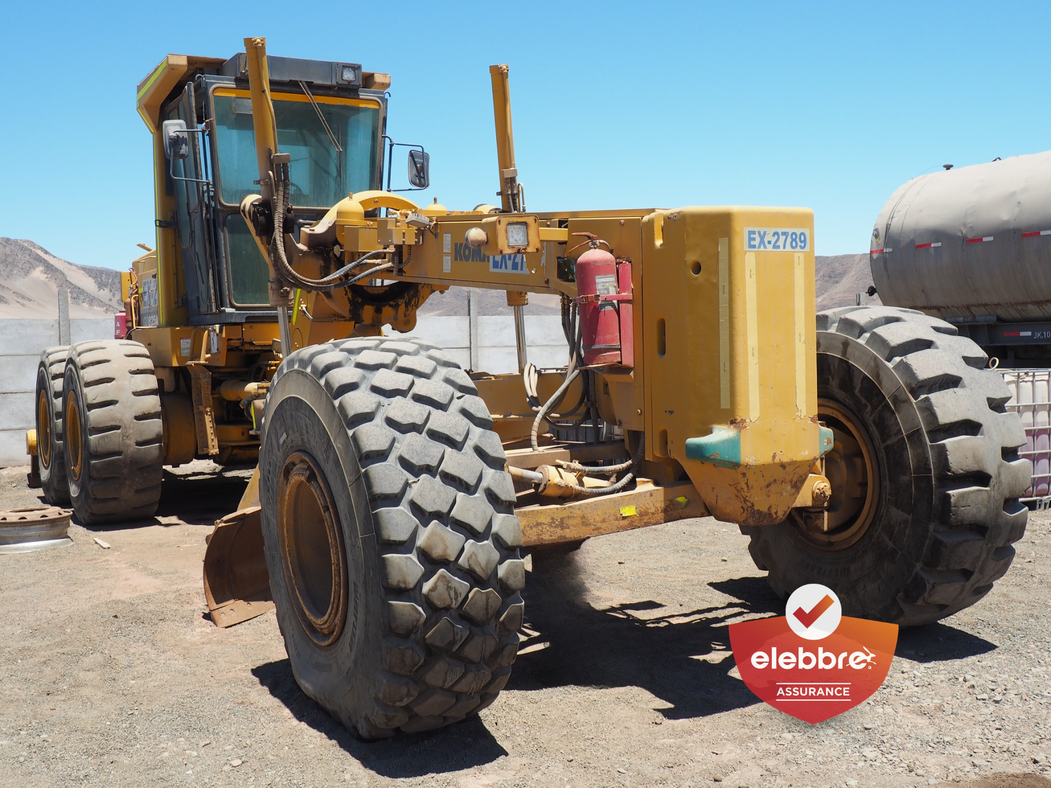 Lot 012 - 2011 Komatsu GD825A-2T