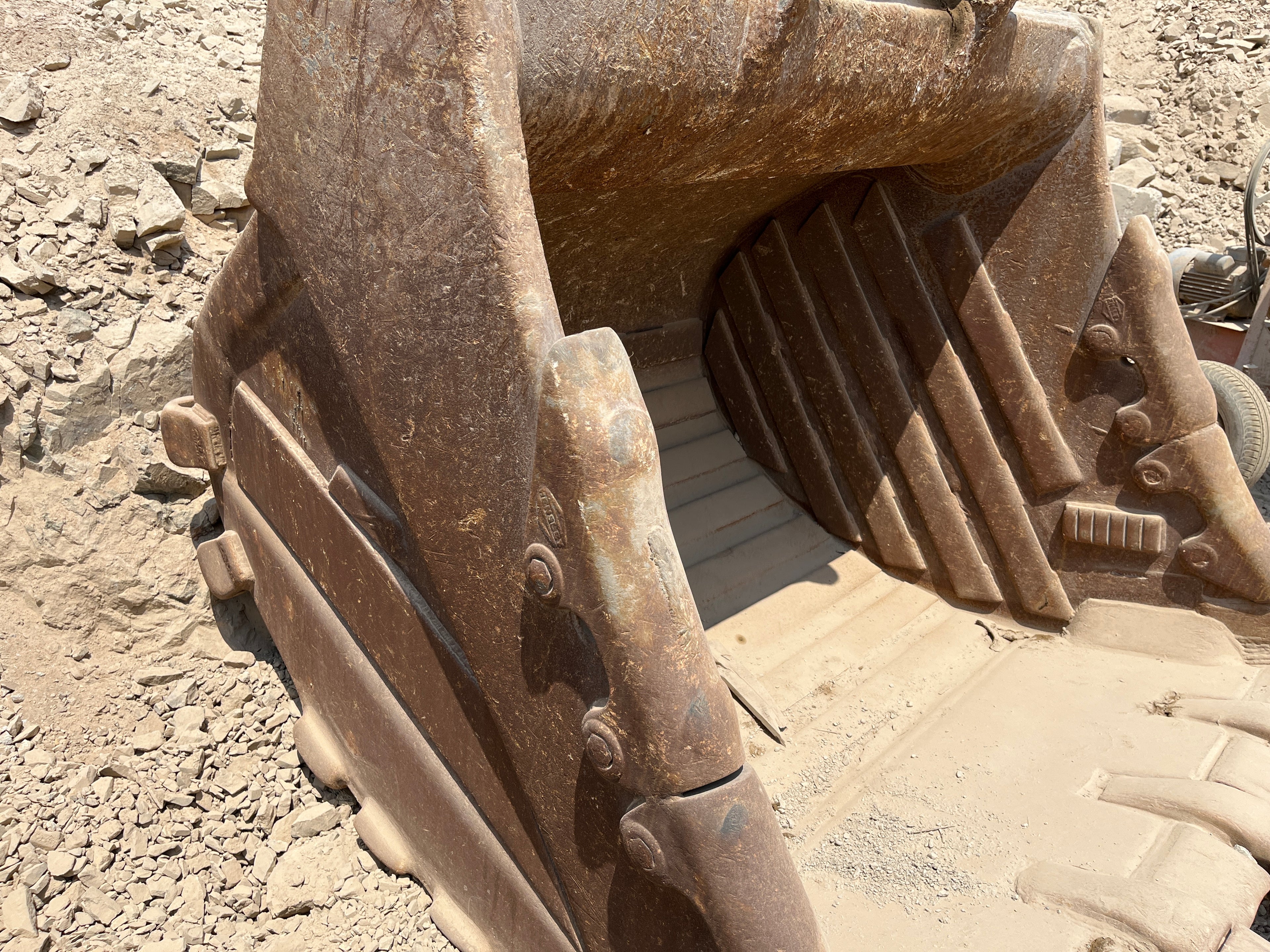 Lot 013 - 2010 Komatsu PC800-8 LONG REACH