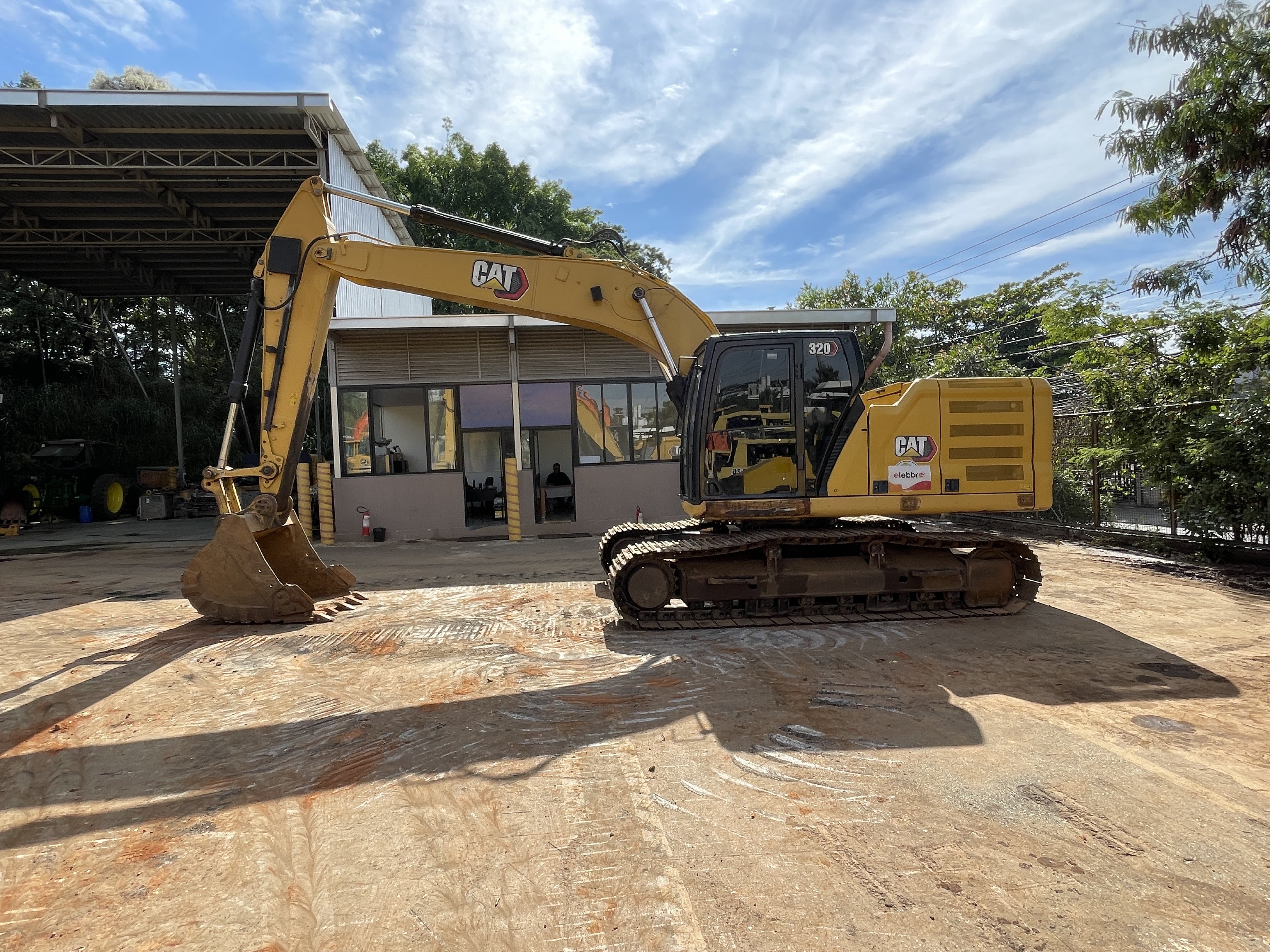 Lot 015 - 2021 Caterpillar 320