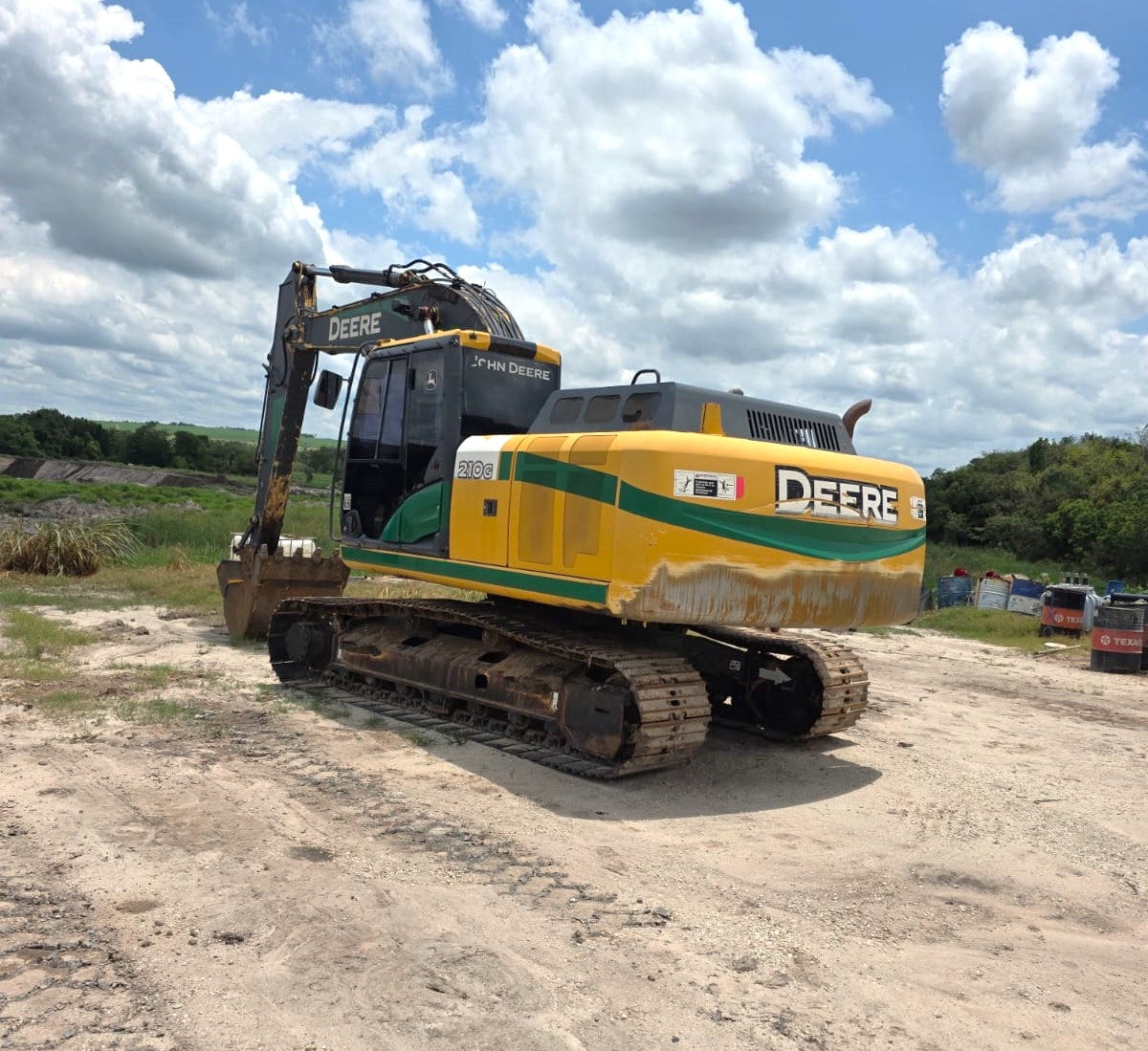 Lot 018 - 2015 John Deere 210G