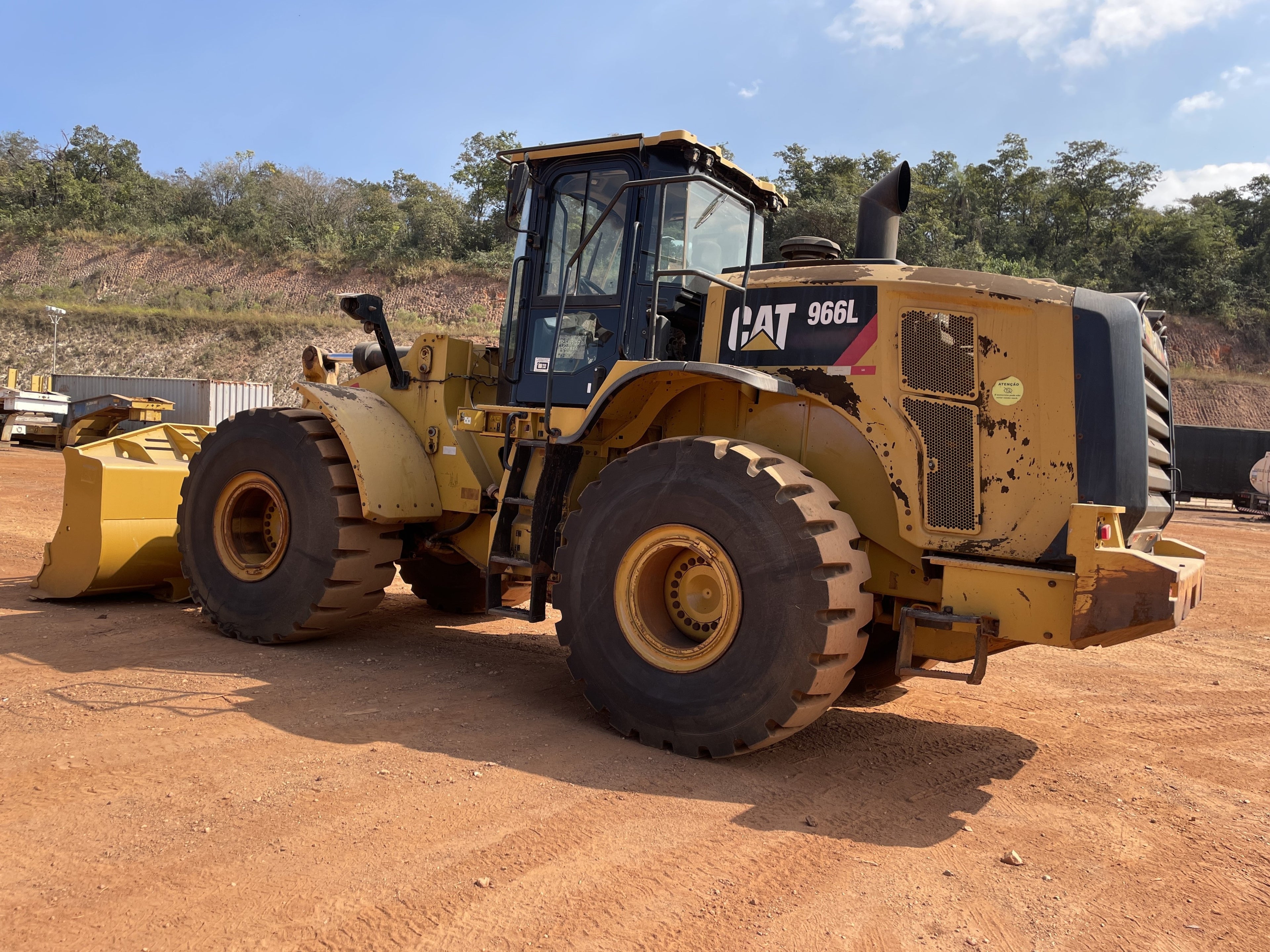 Lot 001 - 2018 Caterpillar 966L