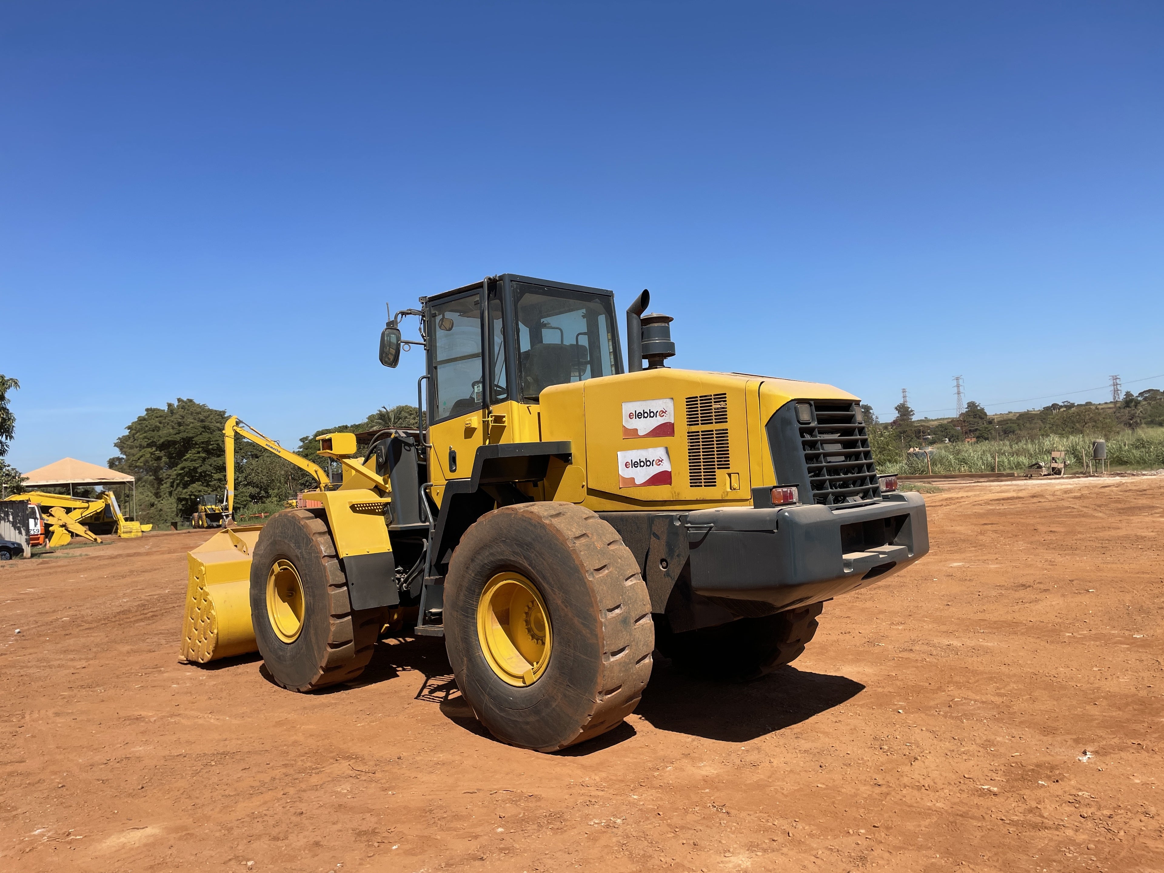 Lot 005 - 2013 Komatsu WA320