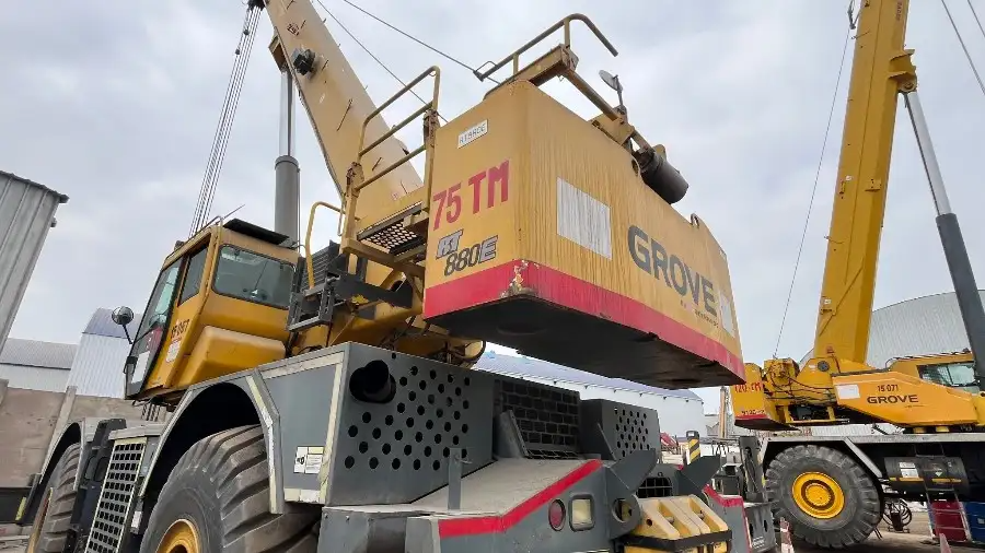 Lot RT03 - 2013 Grove RT880E