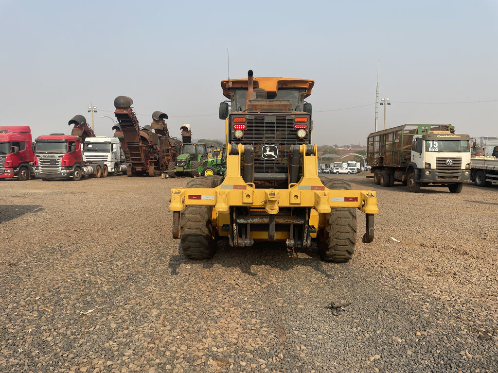 Lot 009 - 2019 John Deere 622G