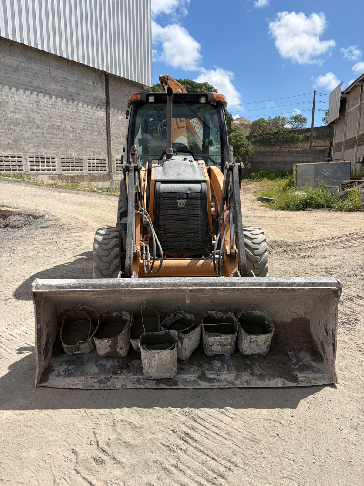 Lot 030 - 2021 Case 580N