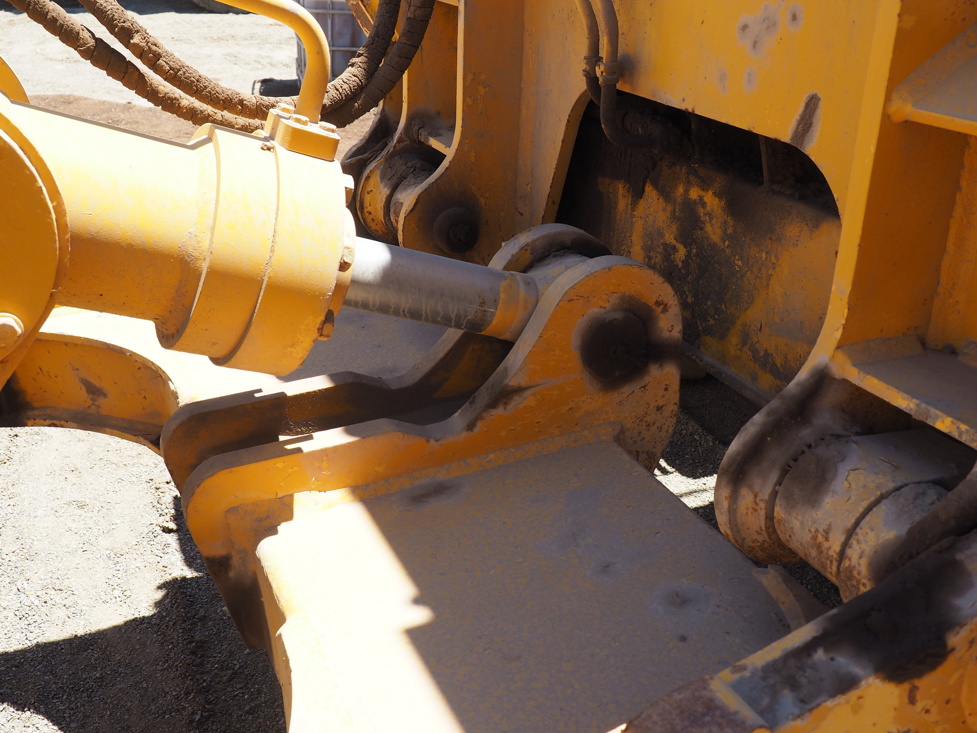 Lot 012 - 2011 Komatsu GD825A-2T