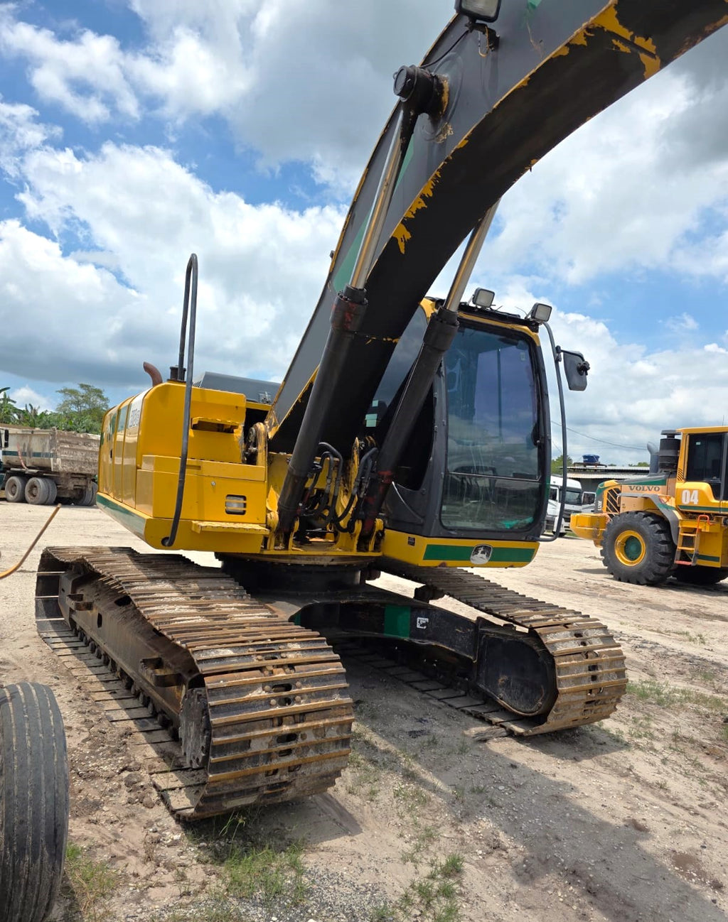 Lot 018 - 2015 John Deere 210G