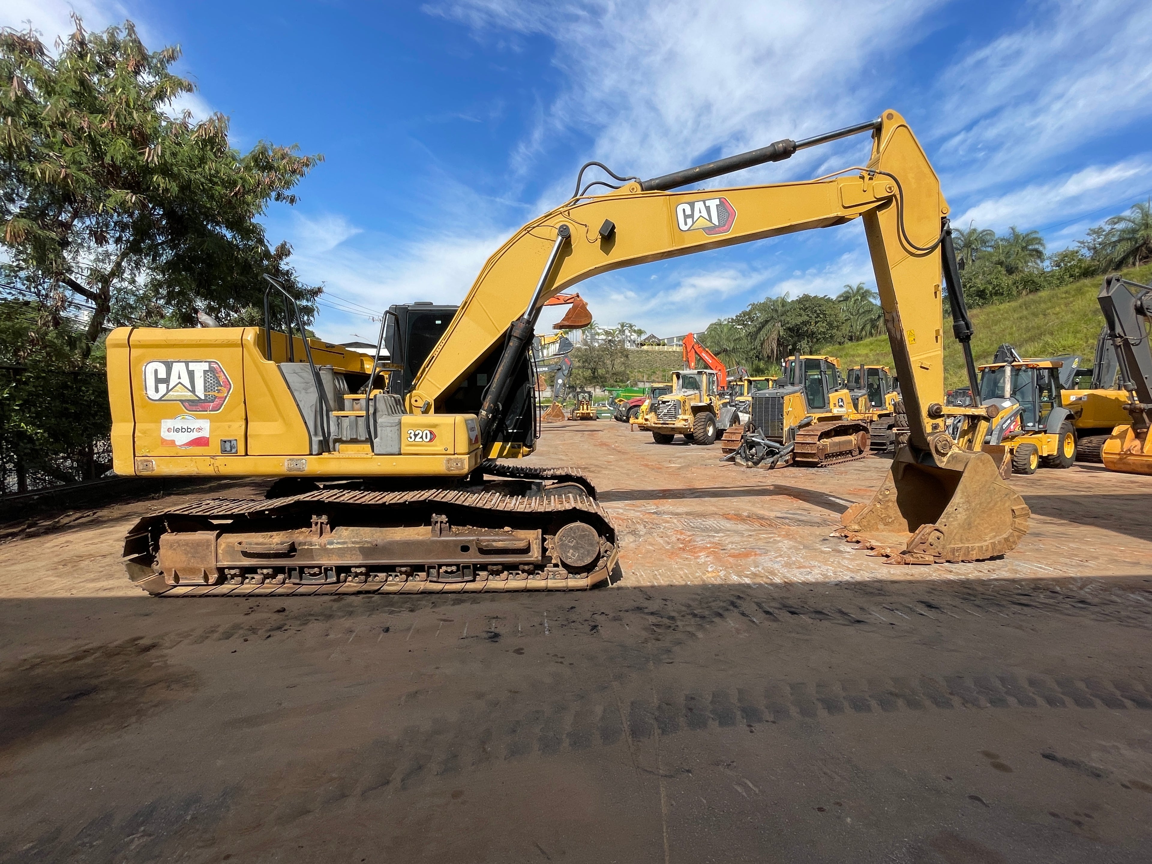 Lot 015 - 2021 Caterpillar 320