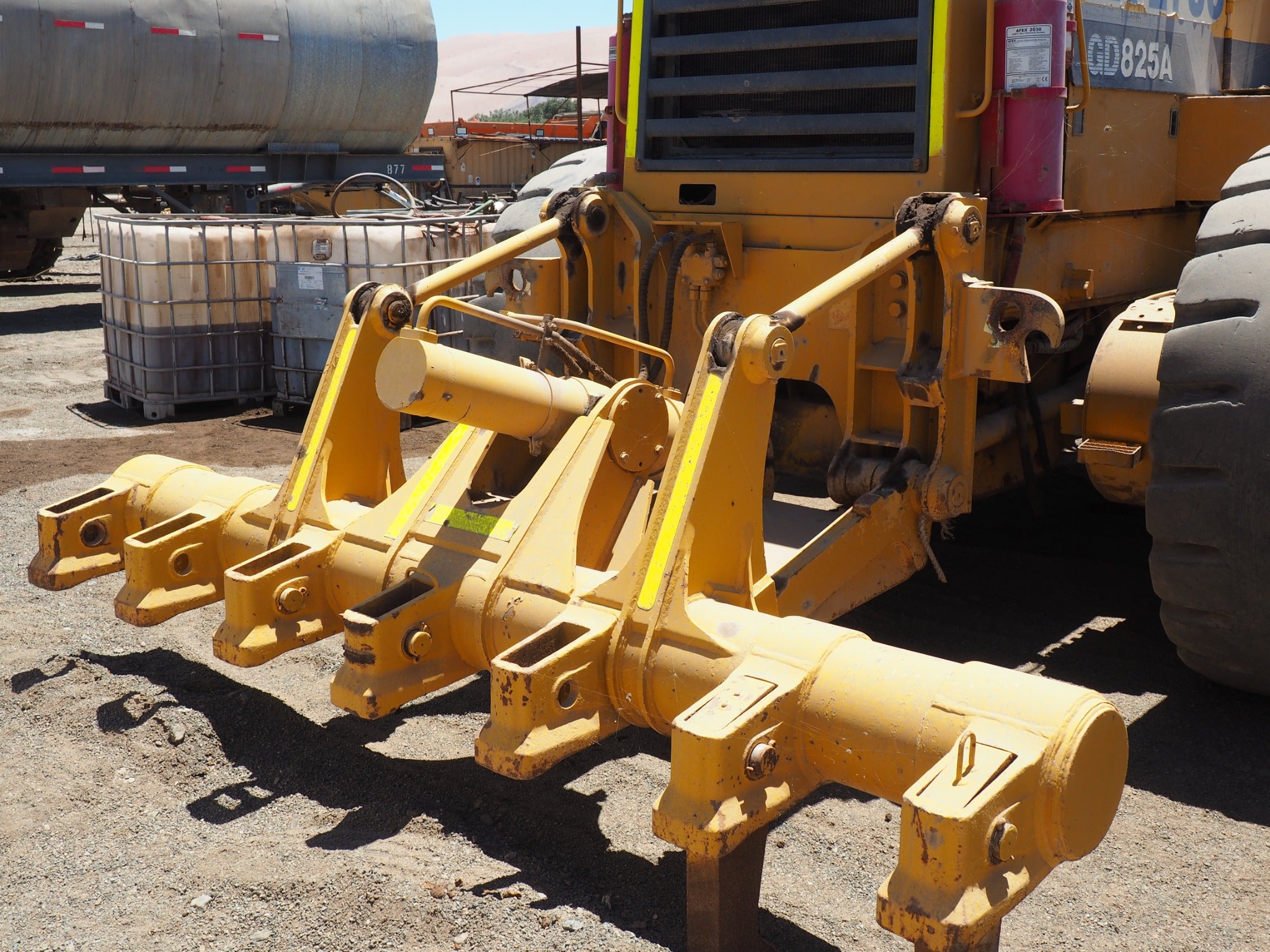 Lot 012 - 2011 Komatsu GD825A-2T