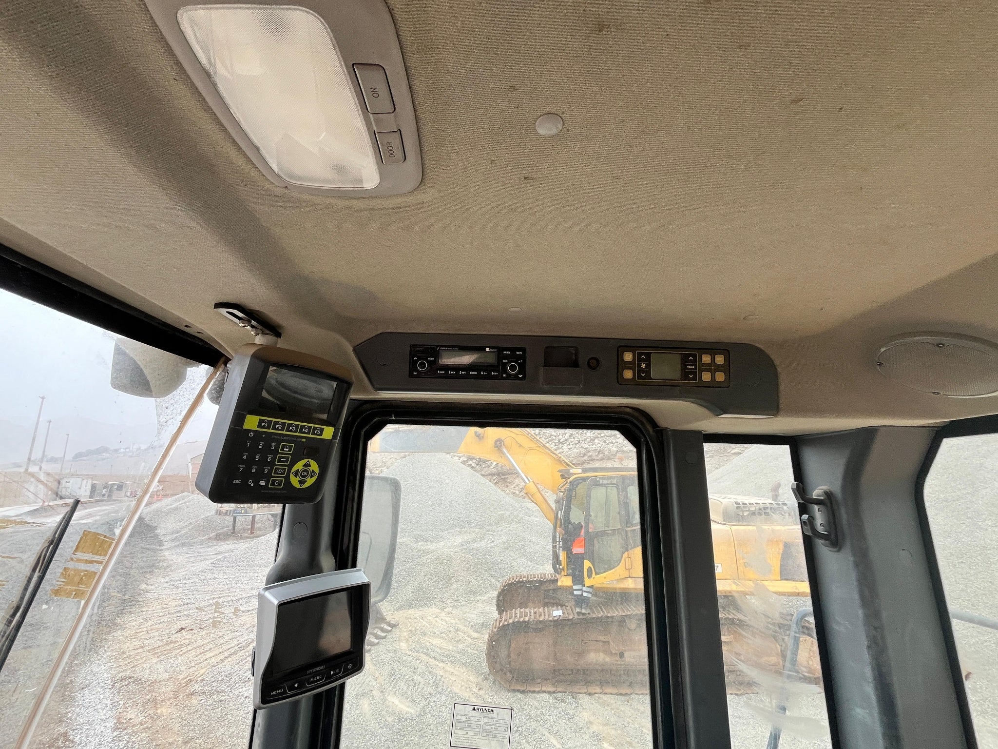 Lot 006 - 2016 HYUNDAI HL770-9S