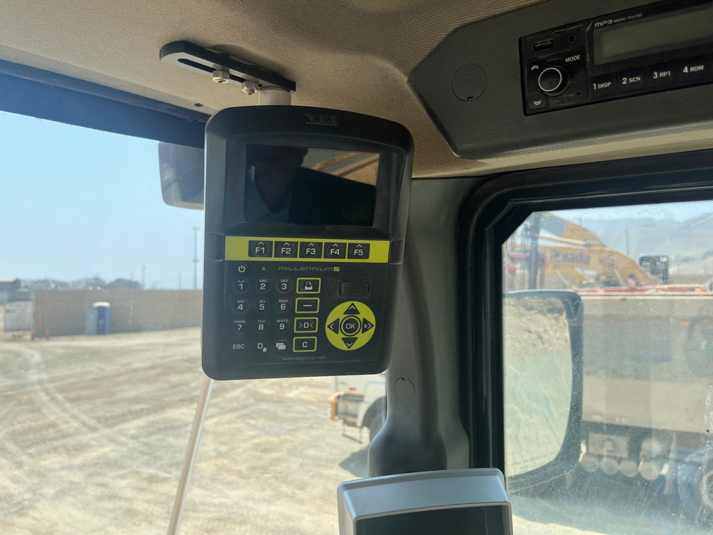 Lot 006 - 2016 HYUNDAI HL770-9S