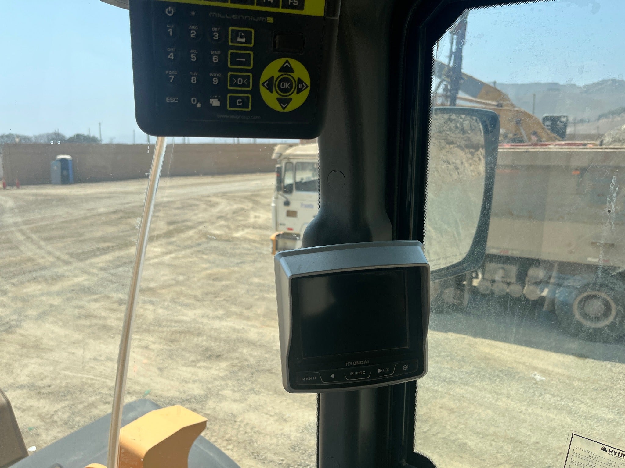 Lot 006 - 2016 HYUNDAI HL770-9S