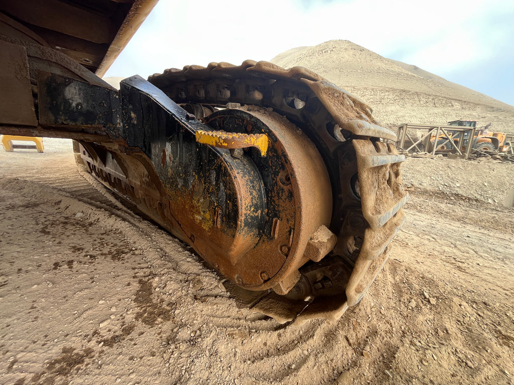 Lot 013 - 2010 Komatsu PC800-8 LONG REACH