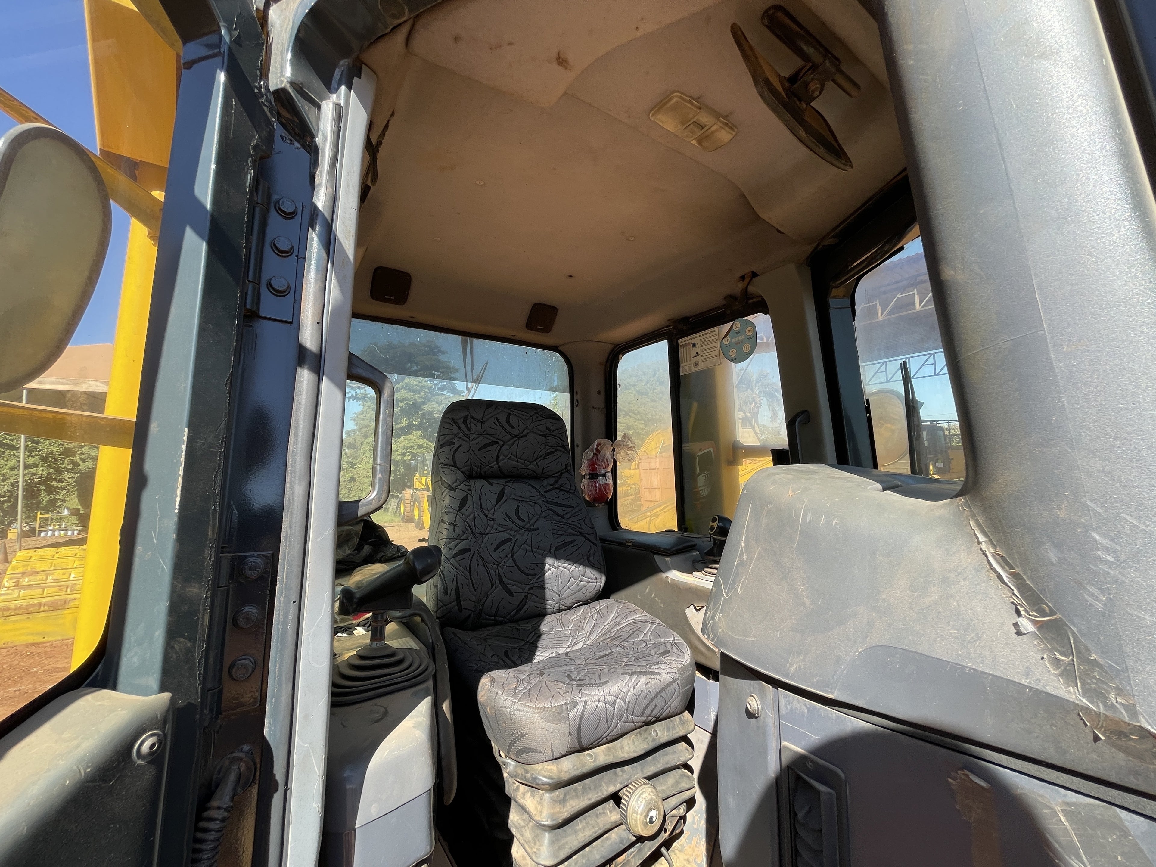 Lot 027 - 2009 Komatsu D61PX