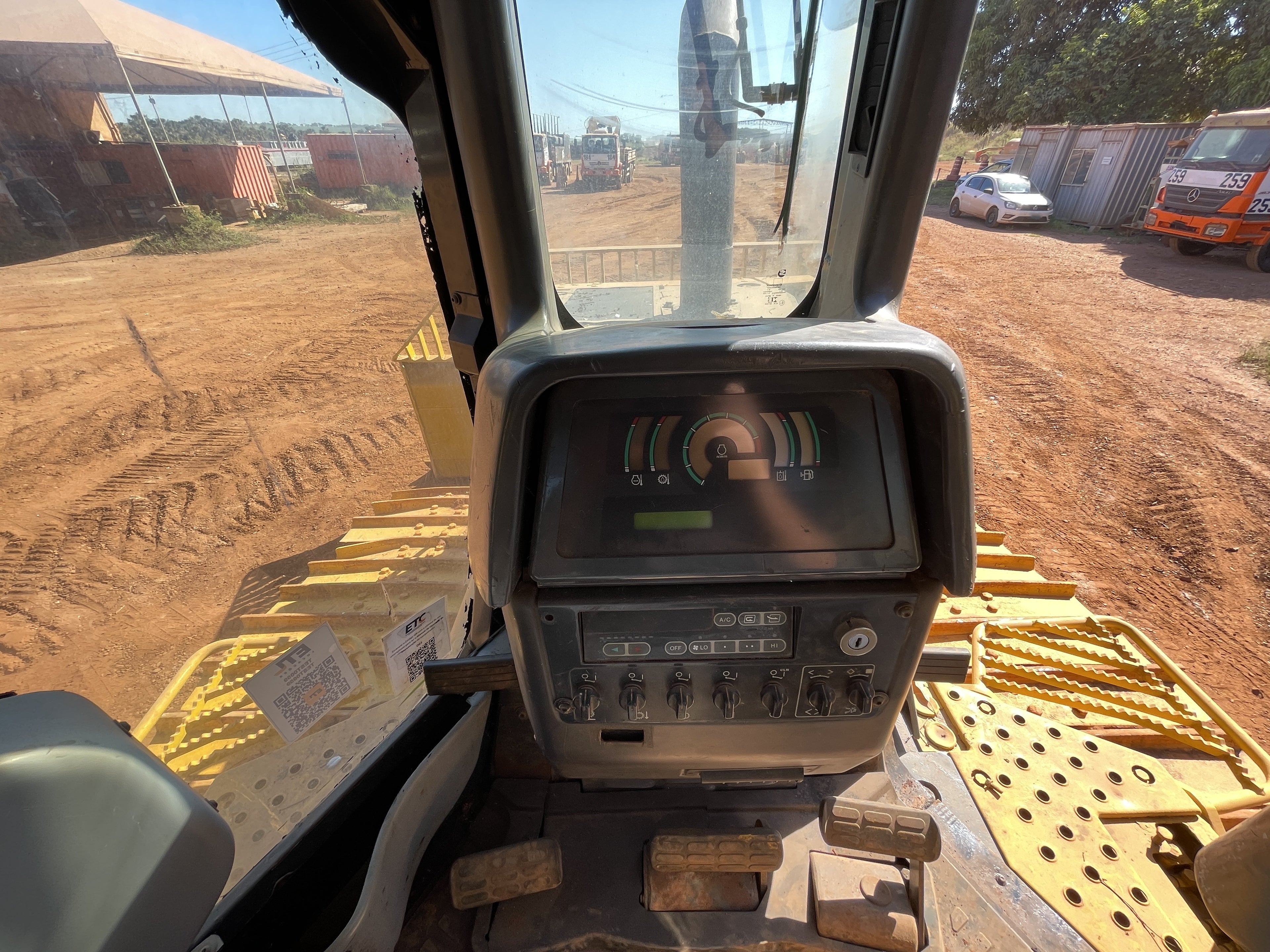 Lot 027 - 2009 Komatsu D61PX