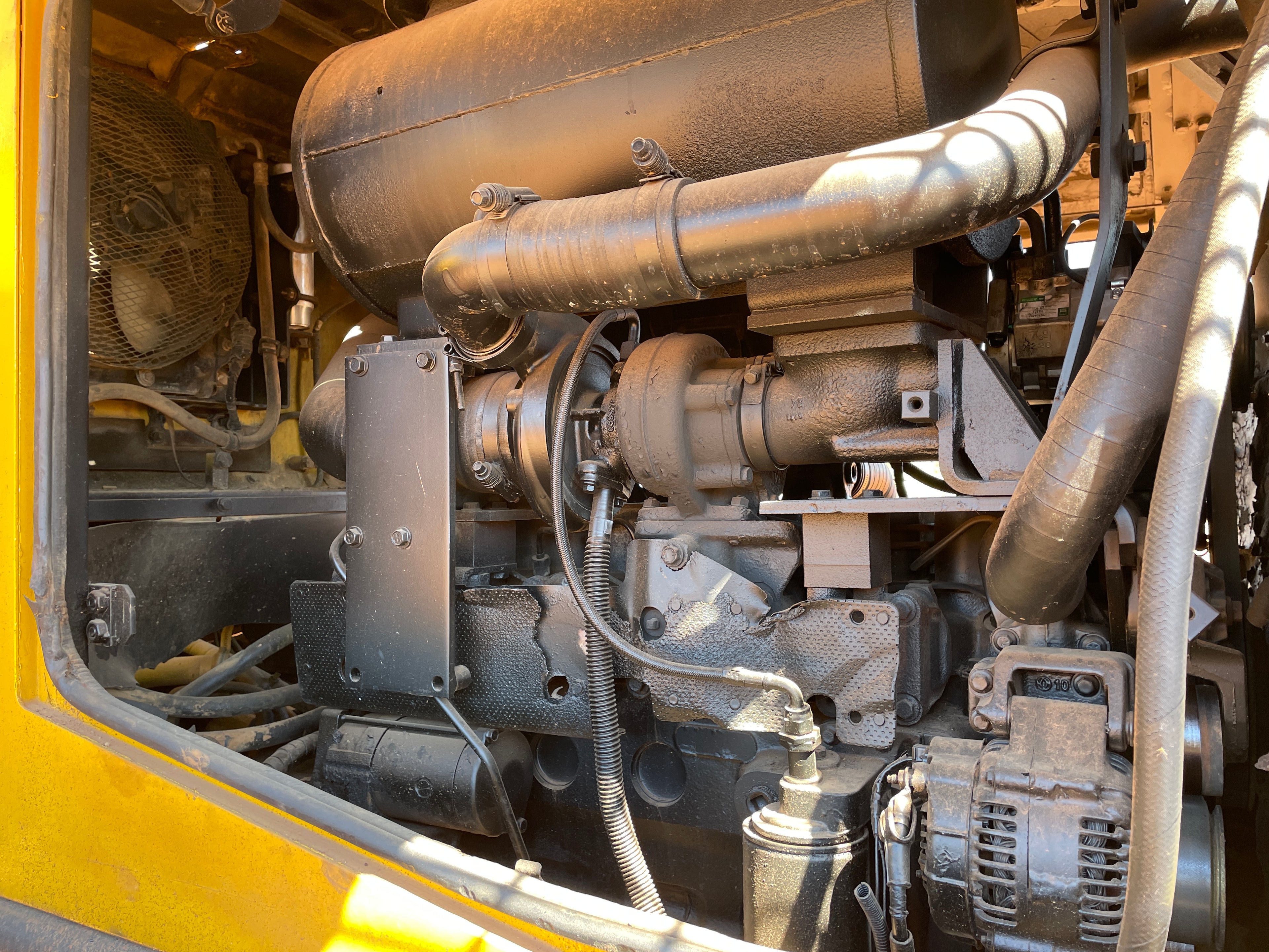 Lot 005 - 2013 Komatsu WA320