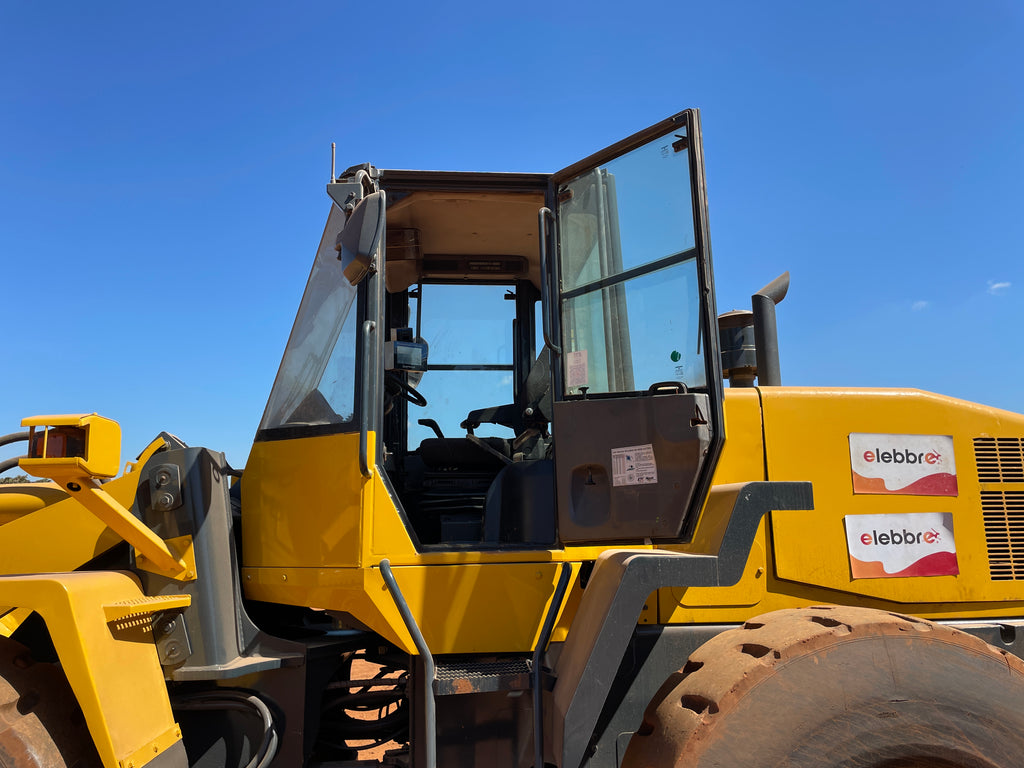 Lot 005 - 2013 Komatsu WA320