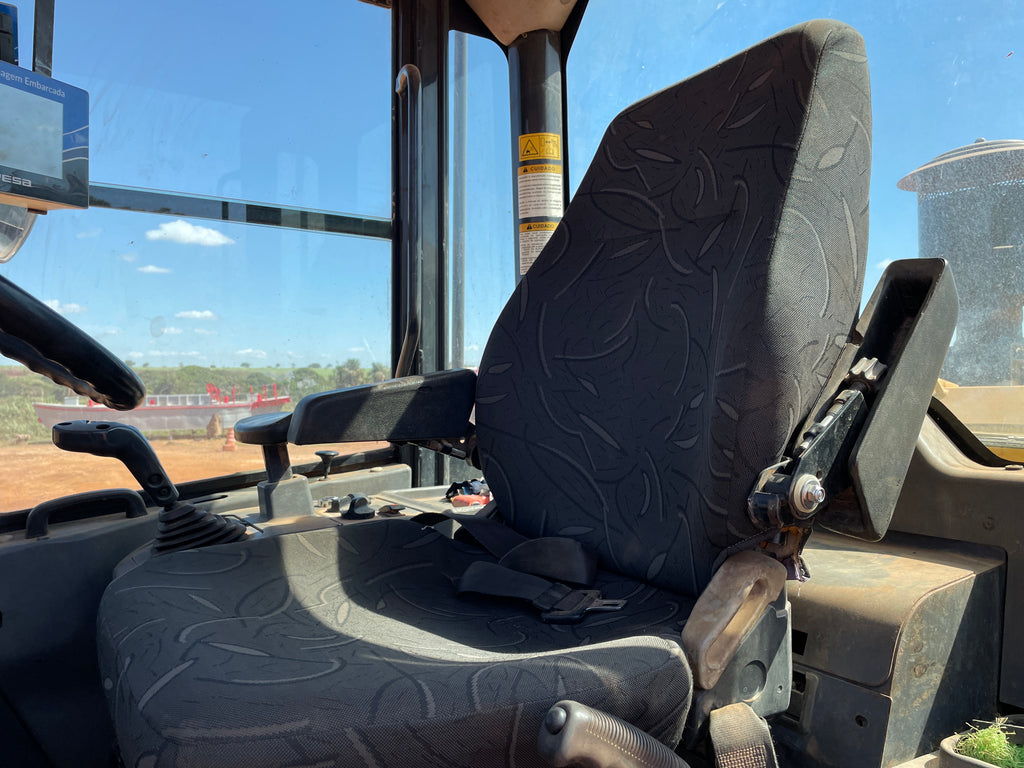 Lot 005 - 2013 Komatsu WA320