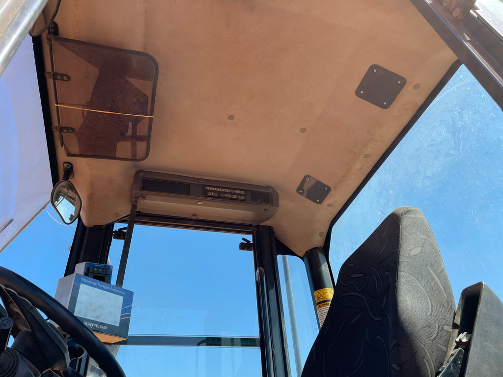 Lot 005 - 2013 Komatsu WA320