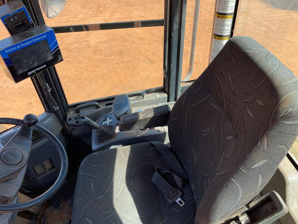 Lot 005 - 2013 Komatsu WA320