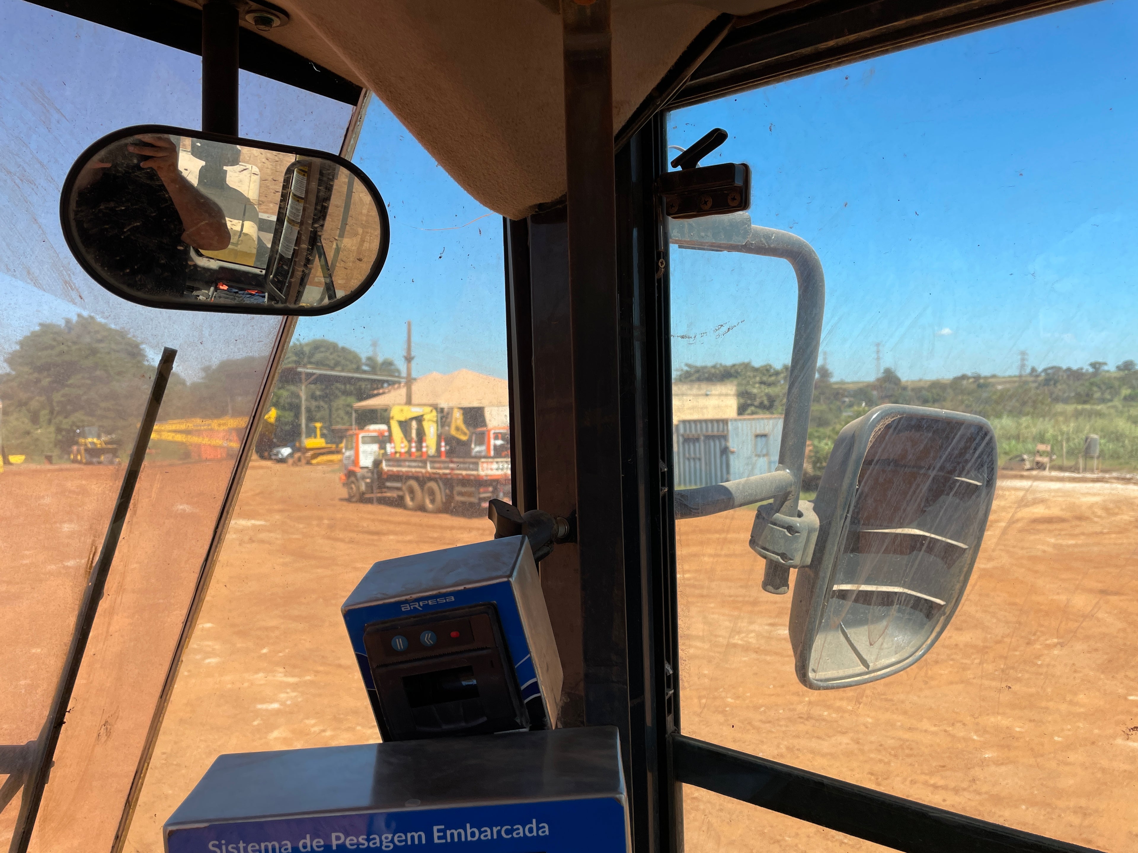 Lot 005 - 2013 Komatsu WA320