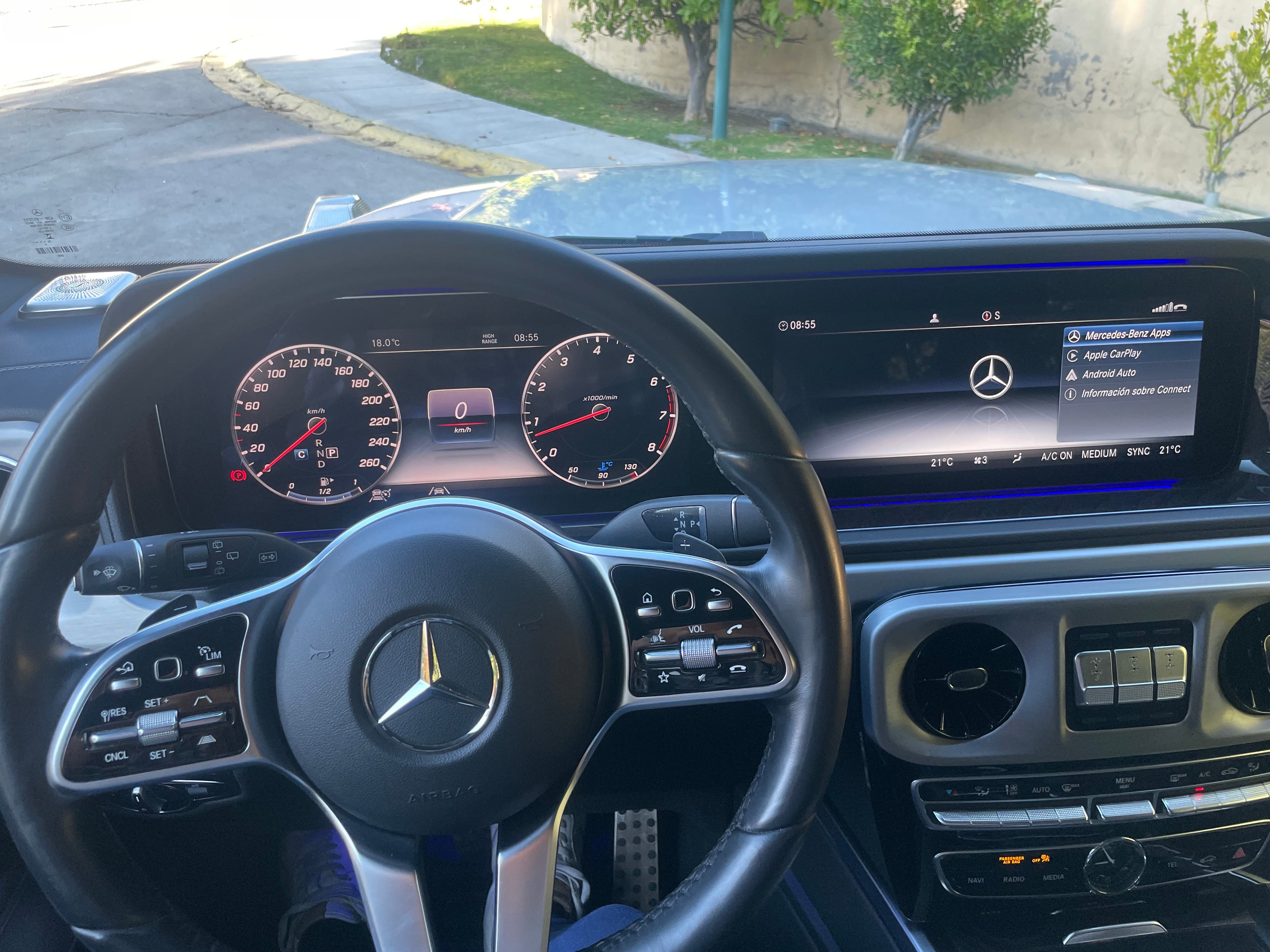 Lot 040 - 2025 MERCEDES BENZ G500 V8