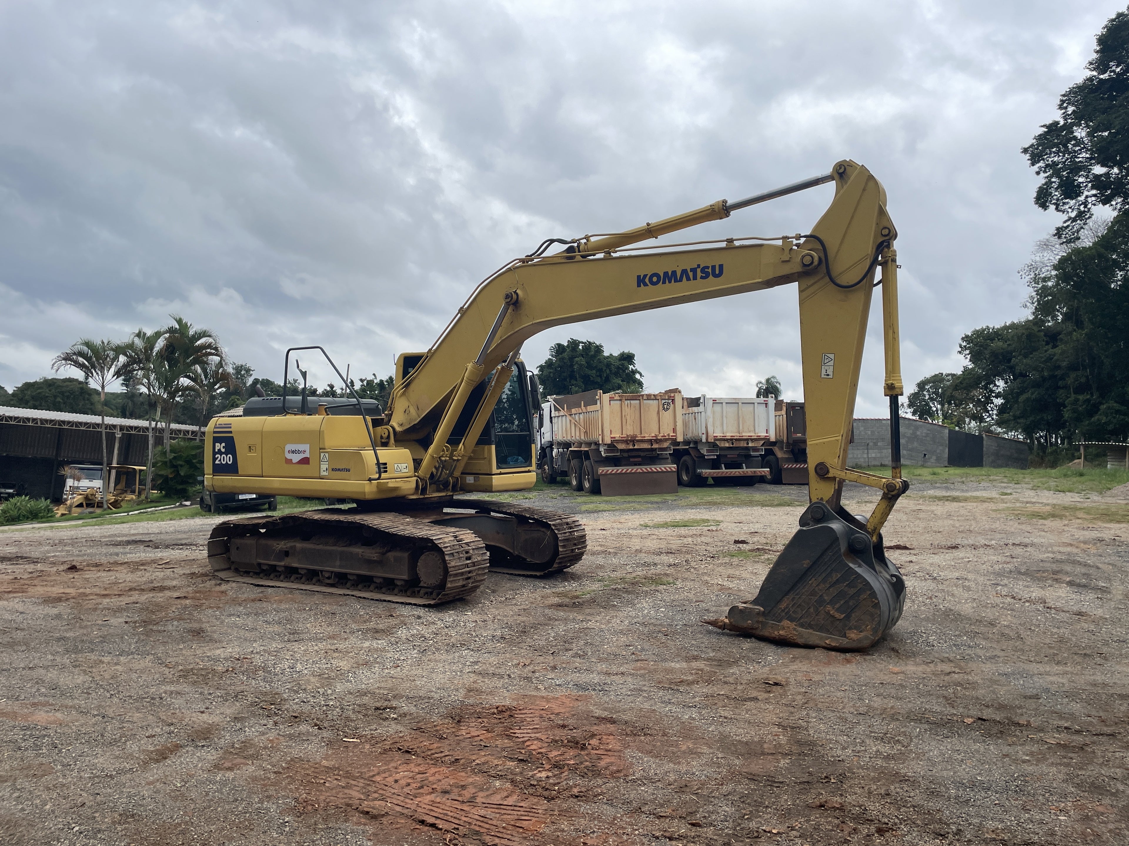 Lot 017 - 2010 Komatsu PC200-8