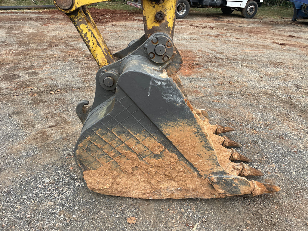 Lot 017 - 2010 Komatsu PC200-8