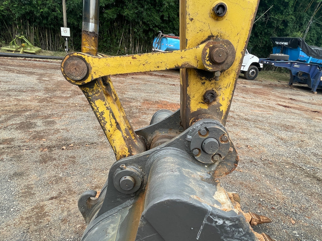 Lot 017 - 2010 Komatsu PC200-8