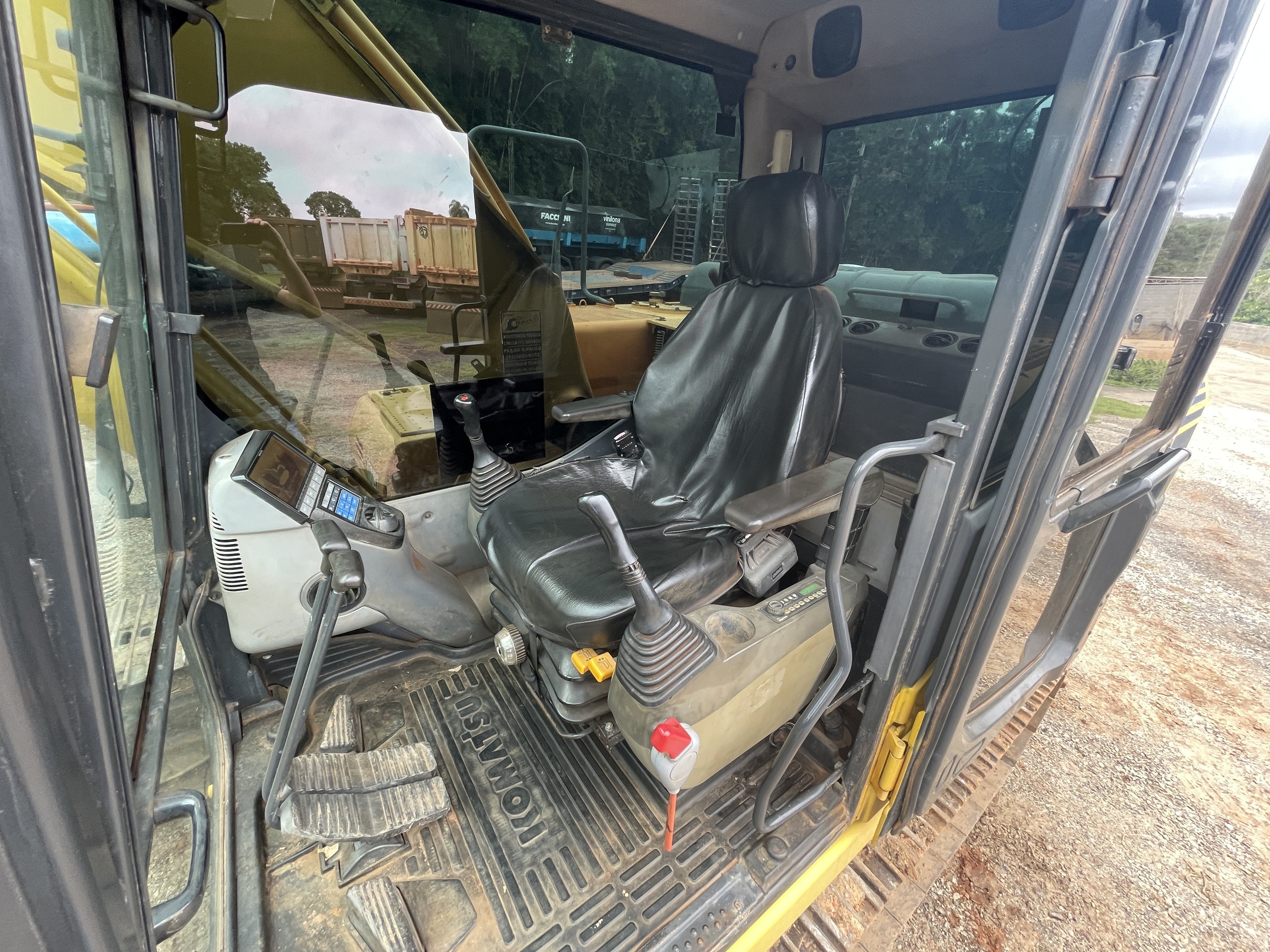 Lot 017 - 2010 Komatsu PC200-8