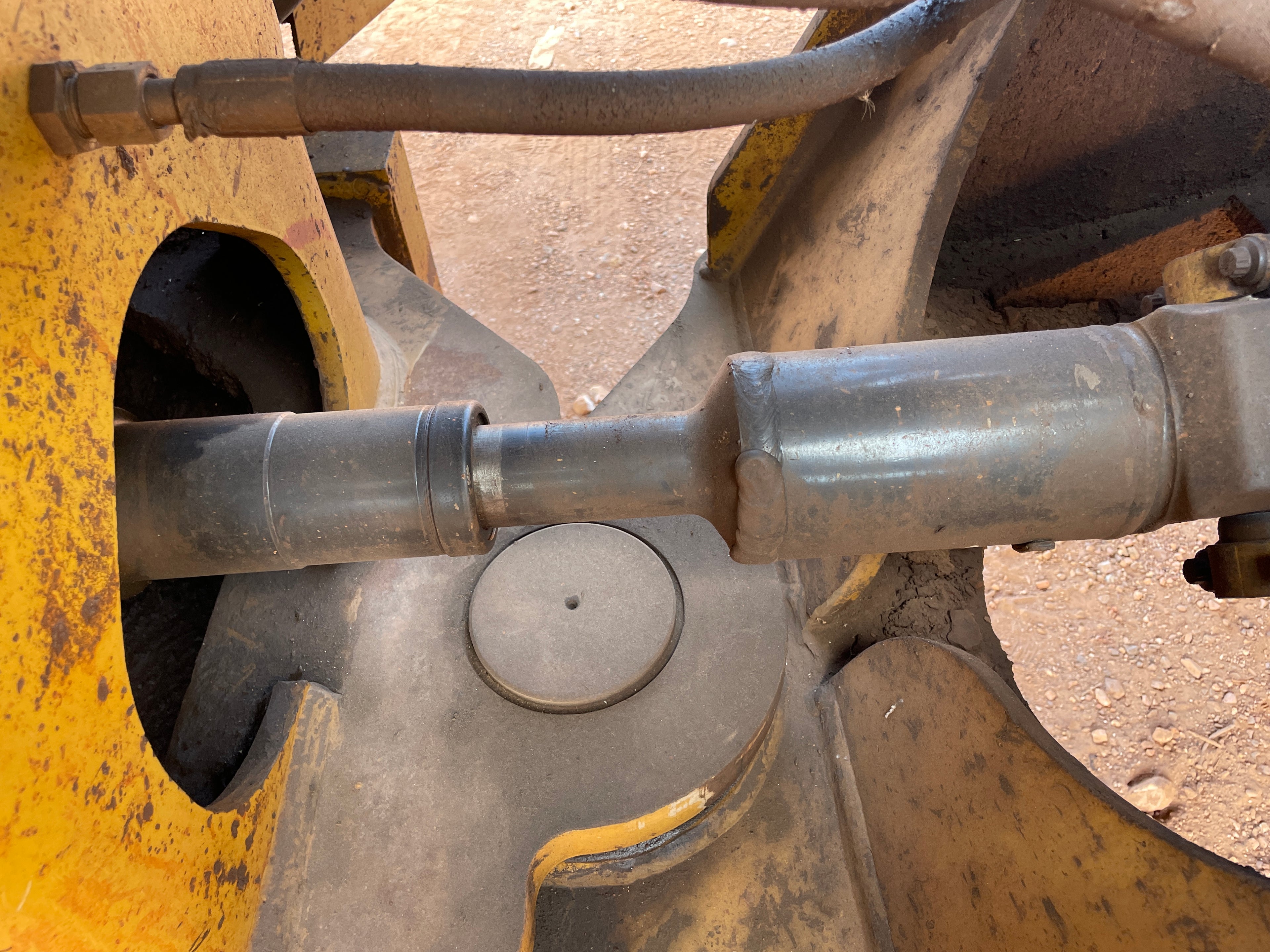 Lot 001 - 2018 Caterpillar 966L