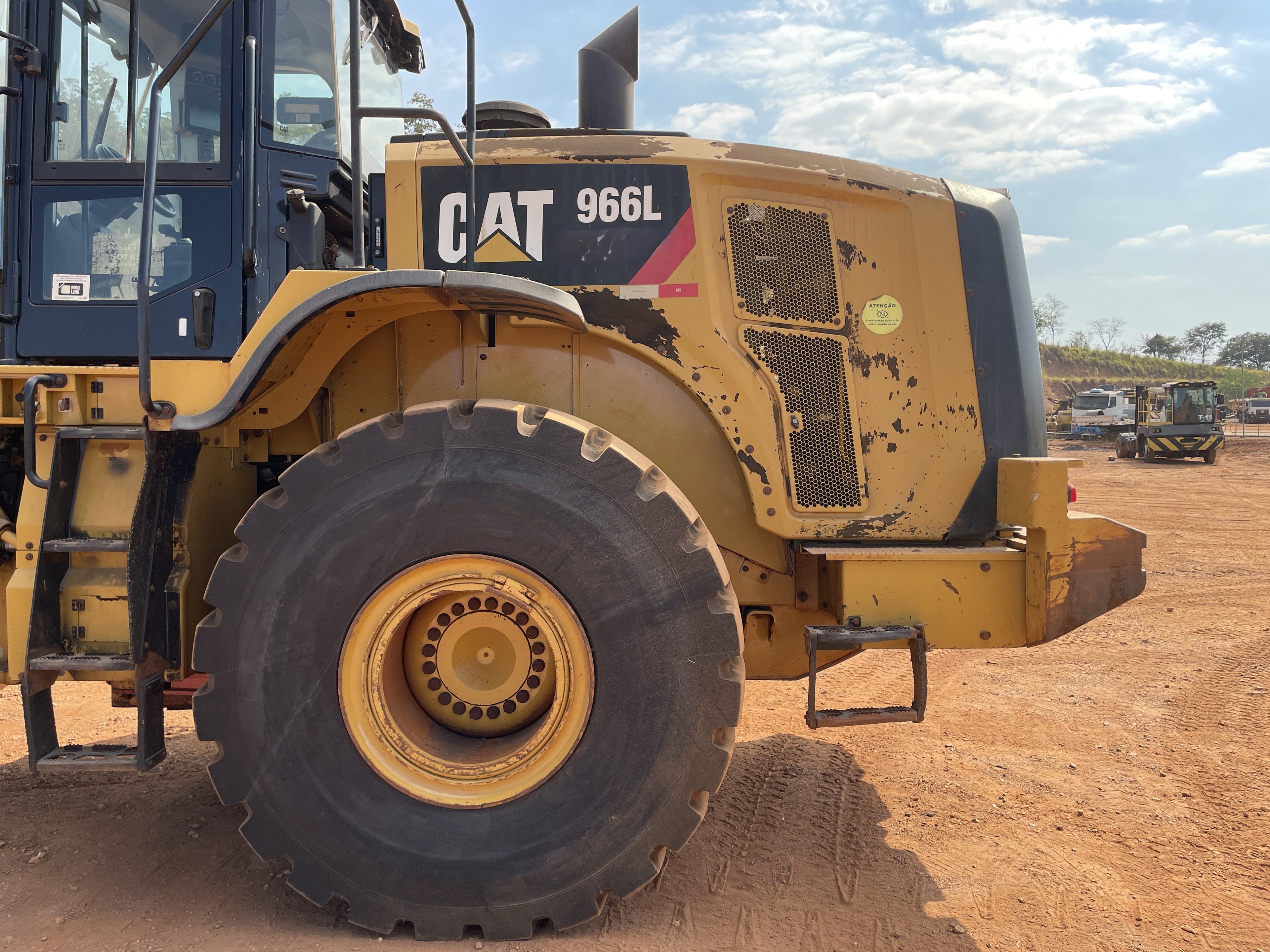 Lot 001 - 2018 Caterpillar 966L