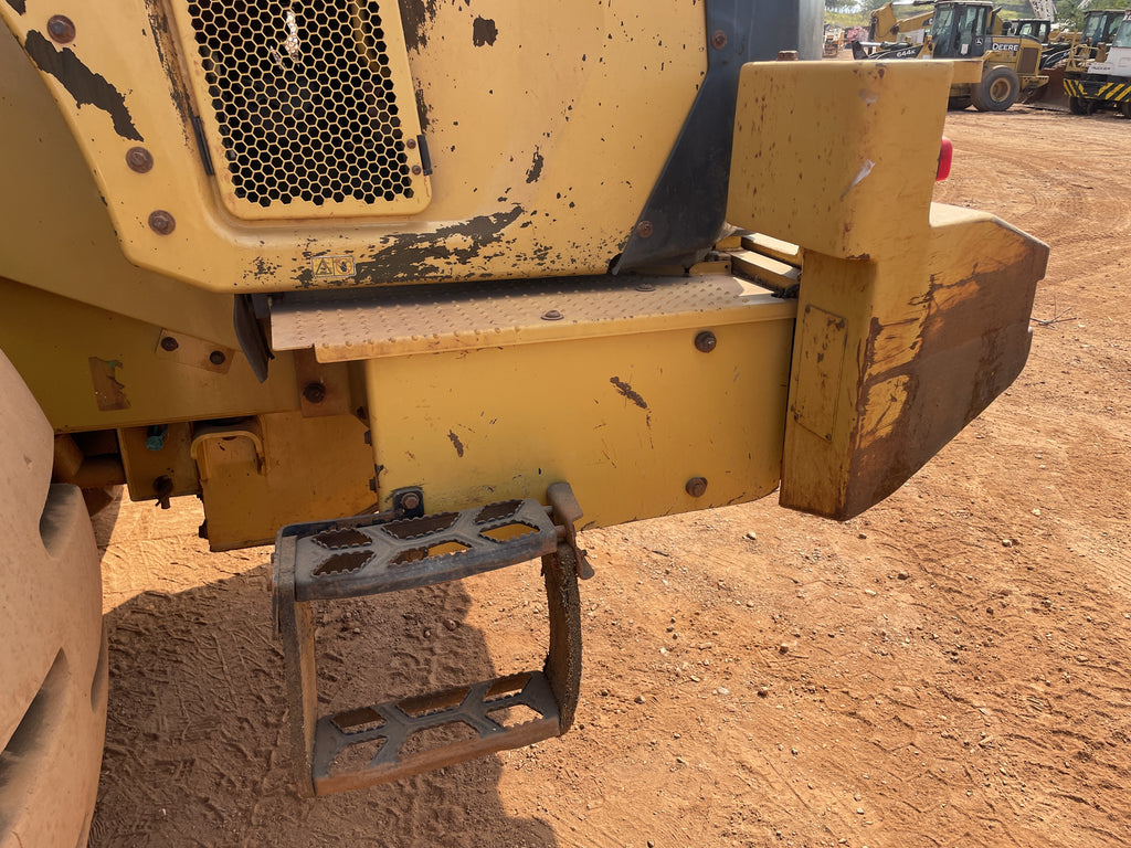 Lot 001 - 2018 Caterpillar 966L