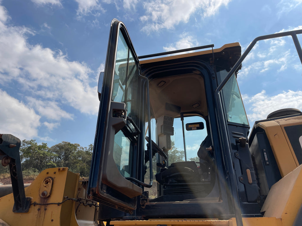 Lot 001 - 2018 Caterpillar 966L