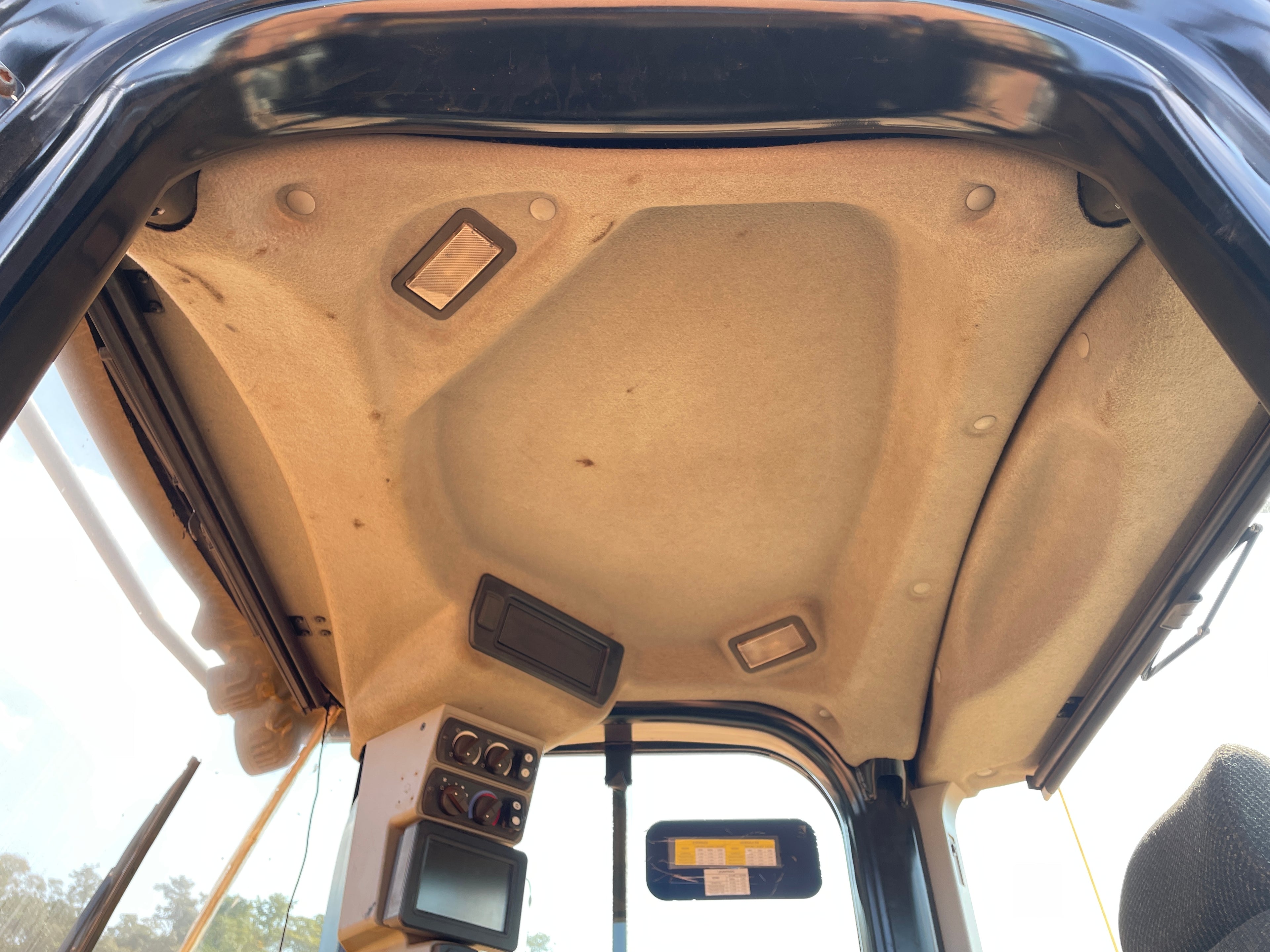 Lot 001 - 2018 Caterpillar 966L