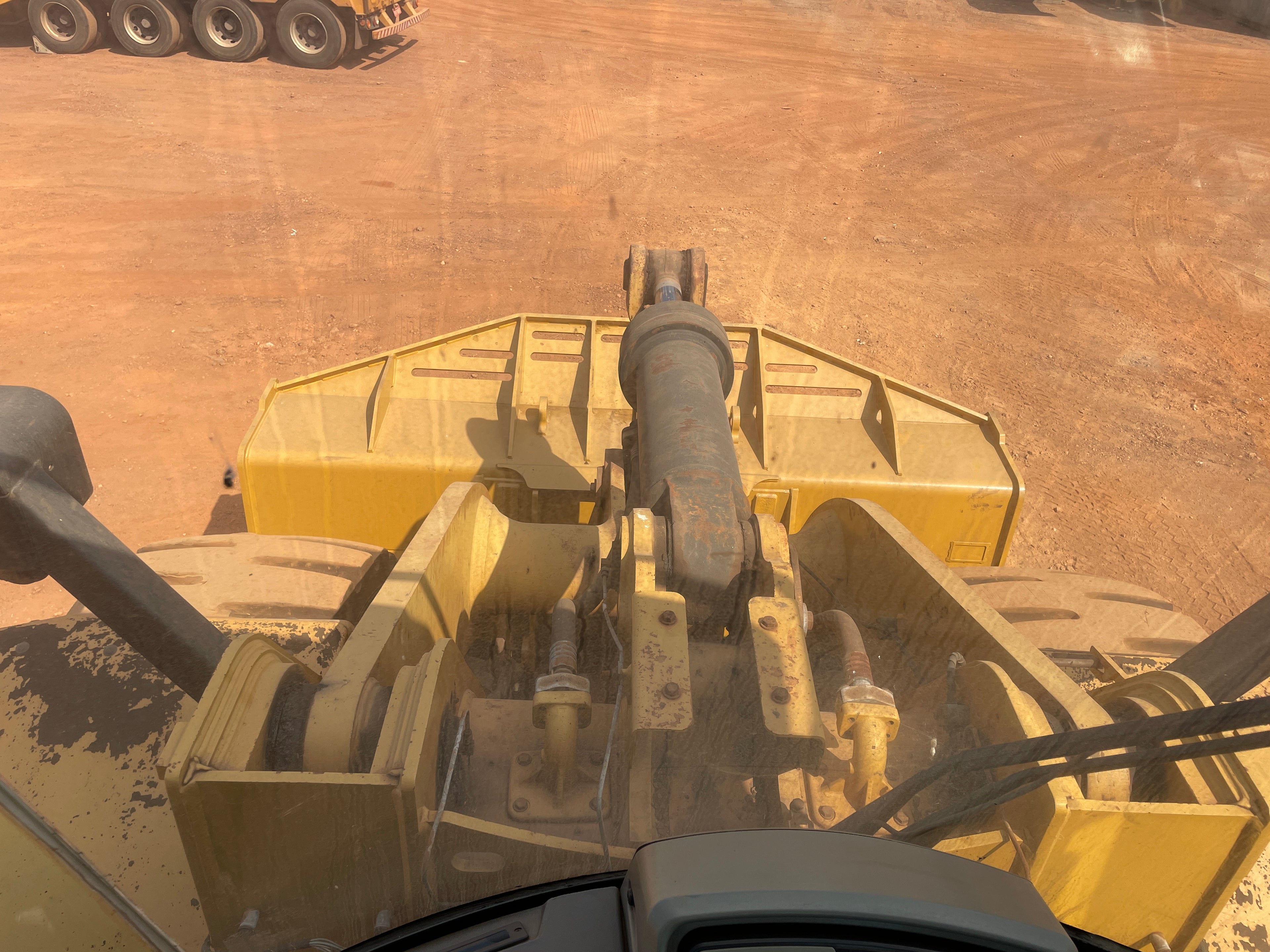 Lot 001 - 2018 Caterpillar 966L