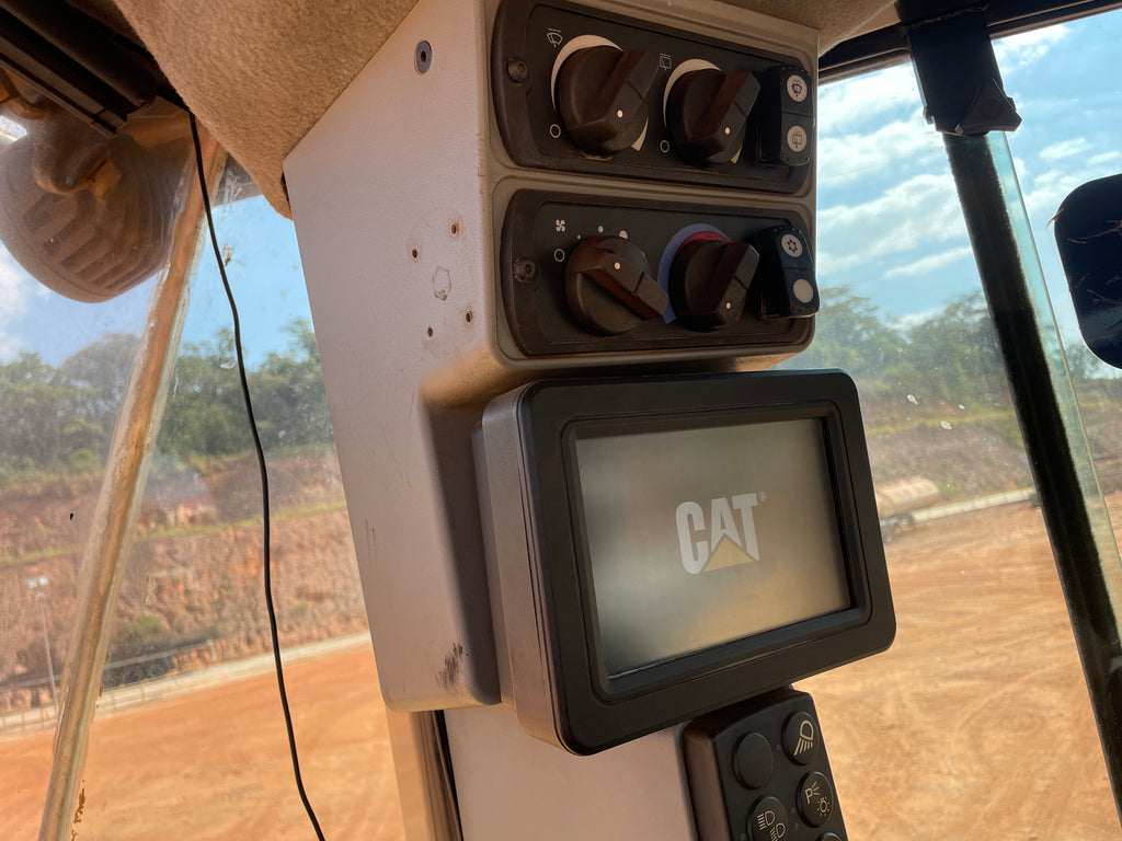 Lot 001 - 2018 Caterpillar 966L