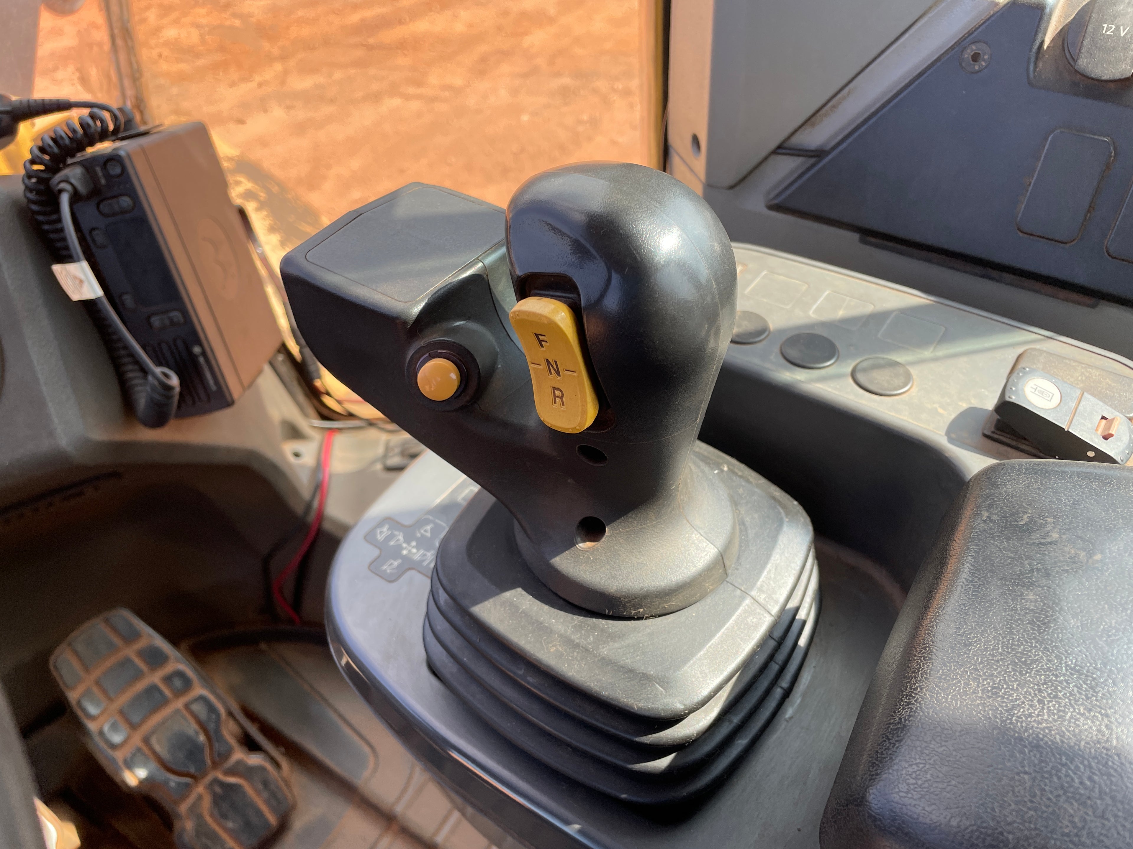 Lot 001 - 2018 Caterpillar 966L